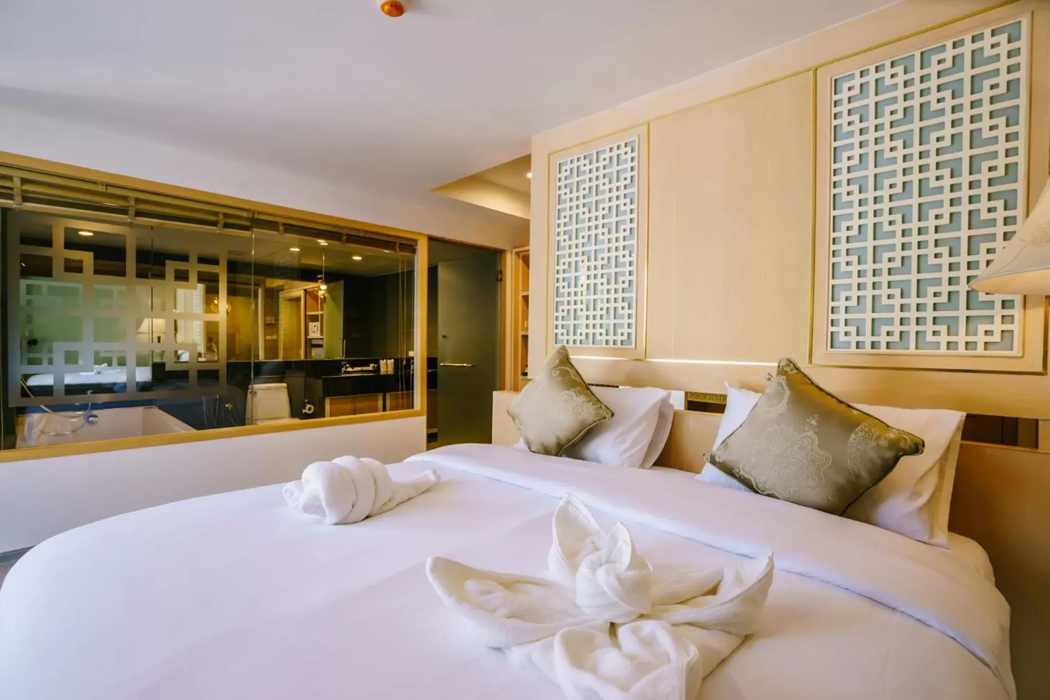 Photo of the whole room, Bed in Moon Dragon Hotel