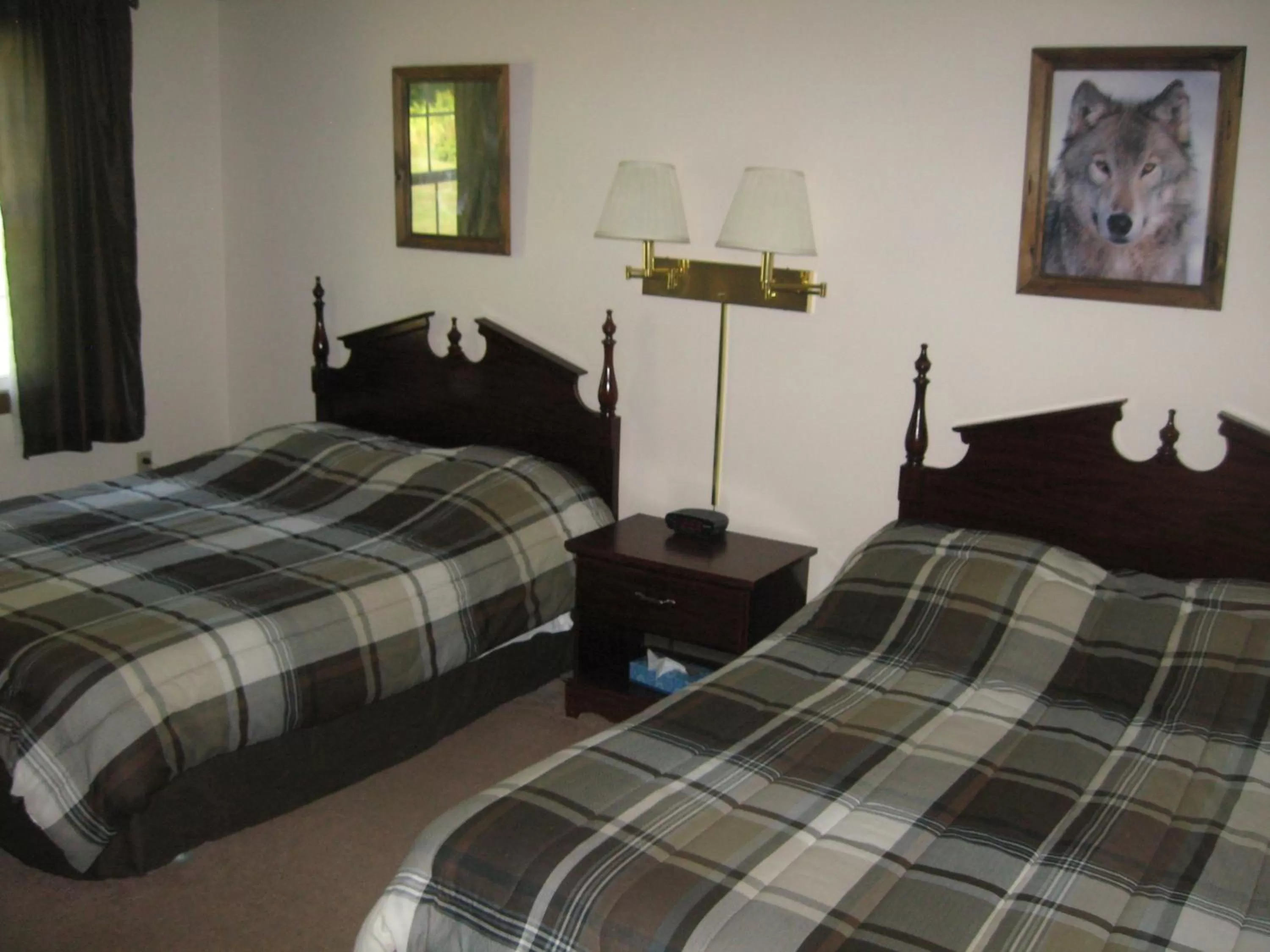 Double Room with Two Double Beds in Big Bears Lodge
