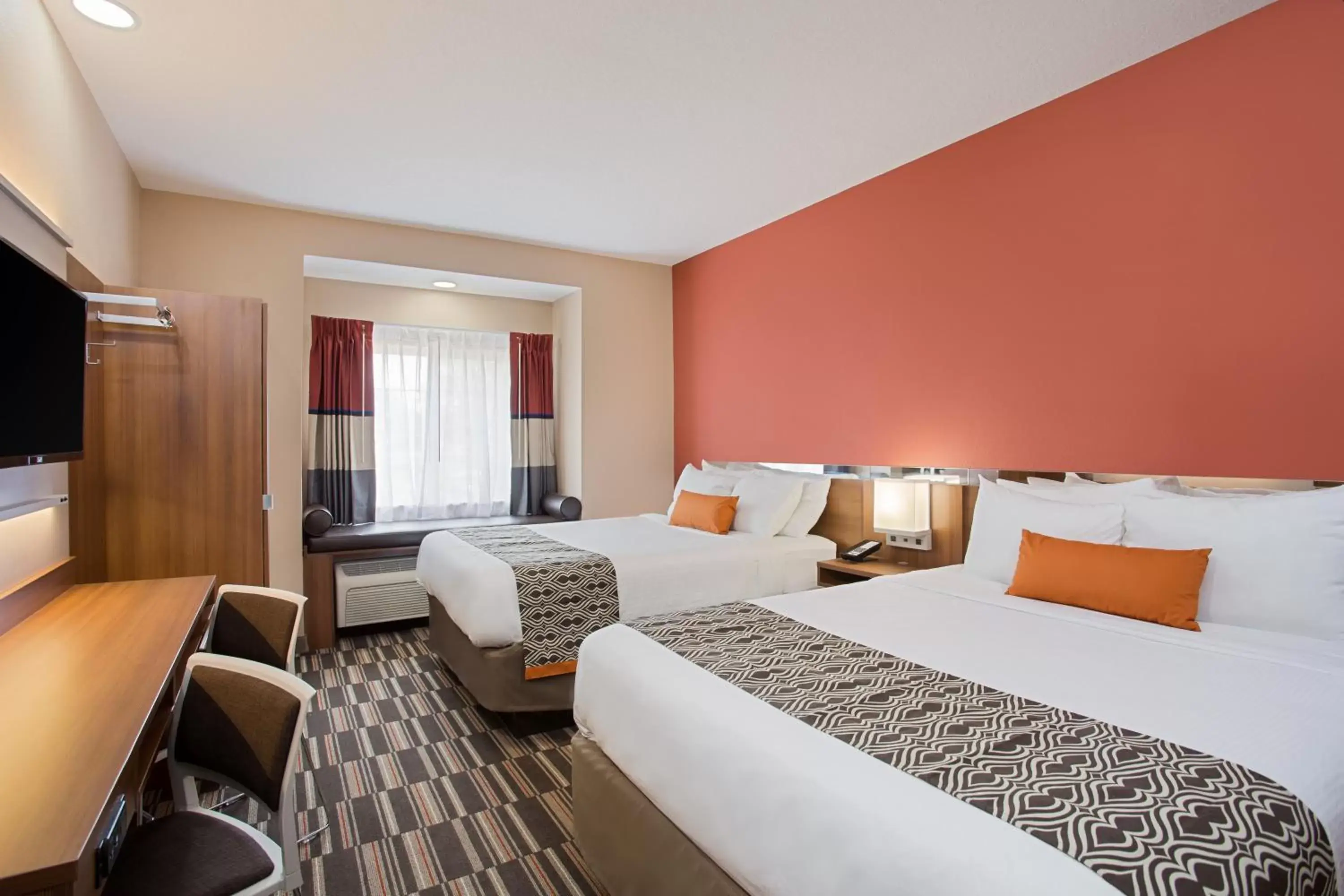 Bed in Microtel Inn & Suites by Wyndham Walterboro