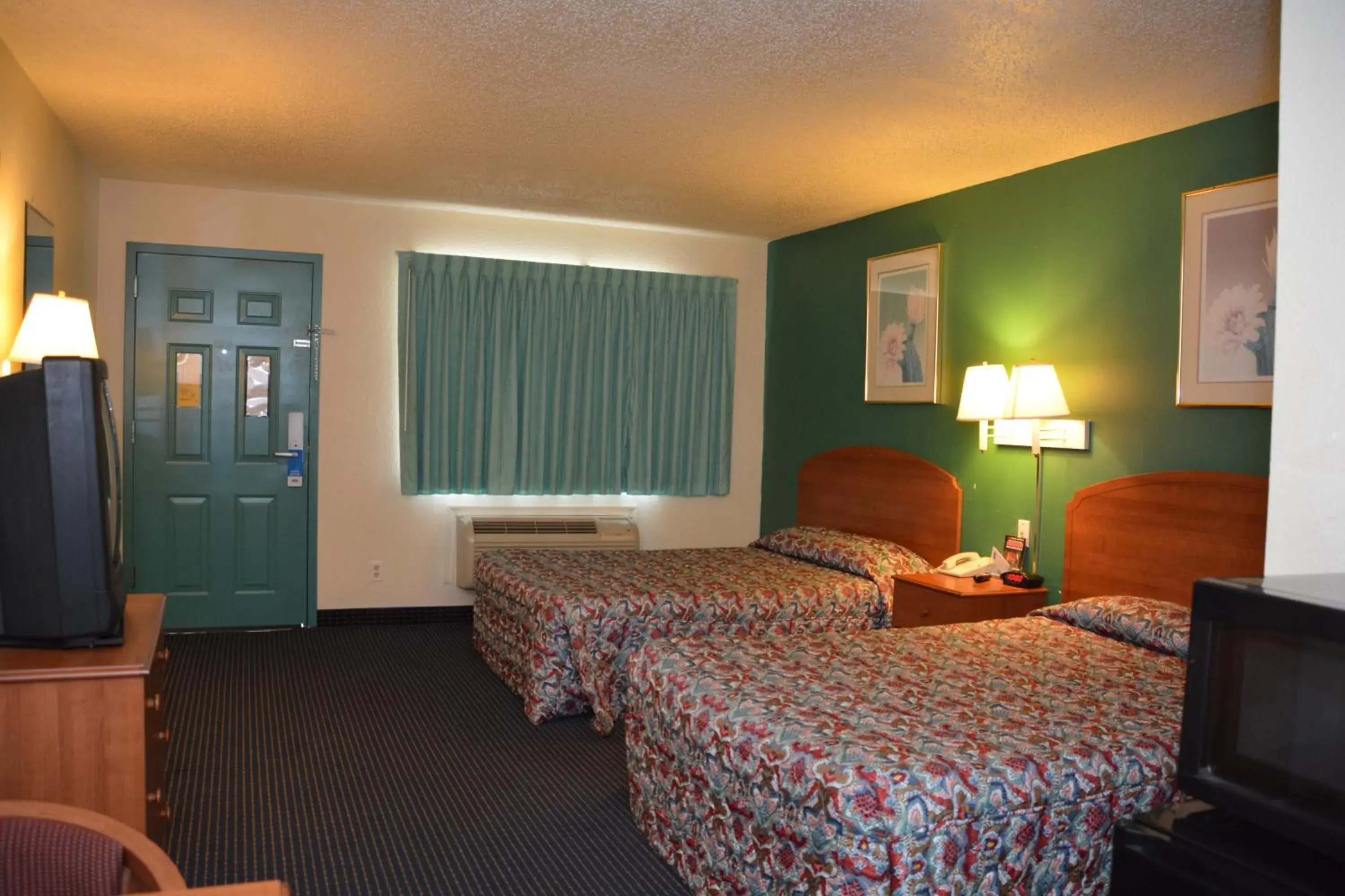 Bed in Stay Express Inn Near Ft. Sam Houston