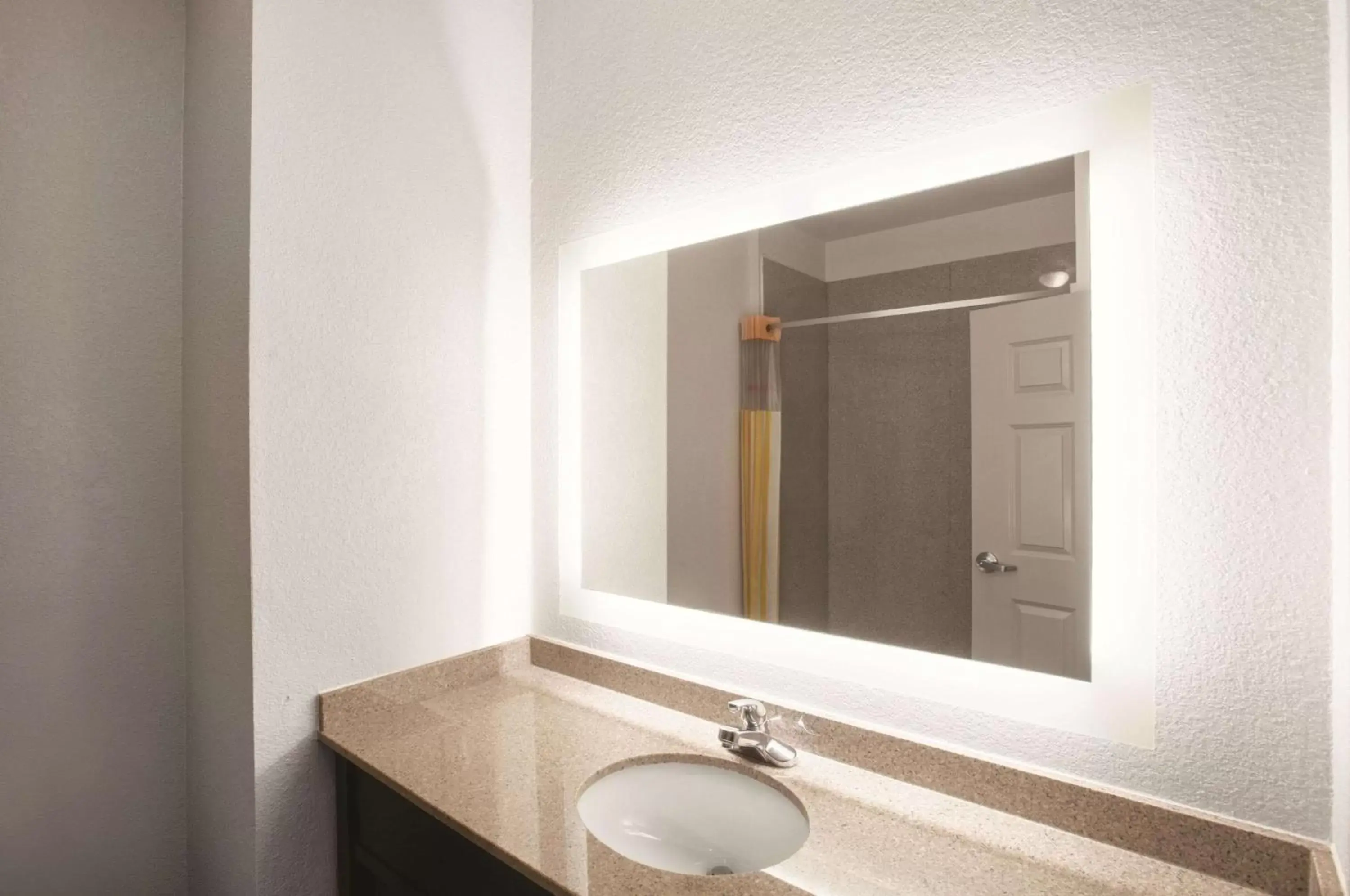 Photo of the whole room, Bathroom in La Quinta by Wyndham Mansfield TX