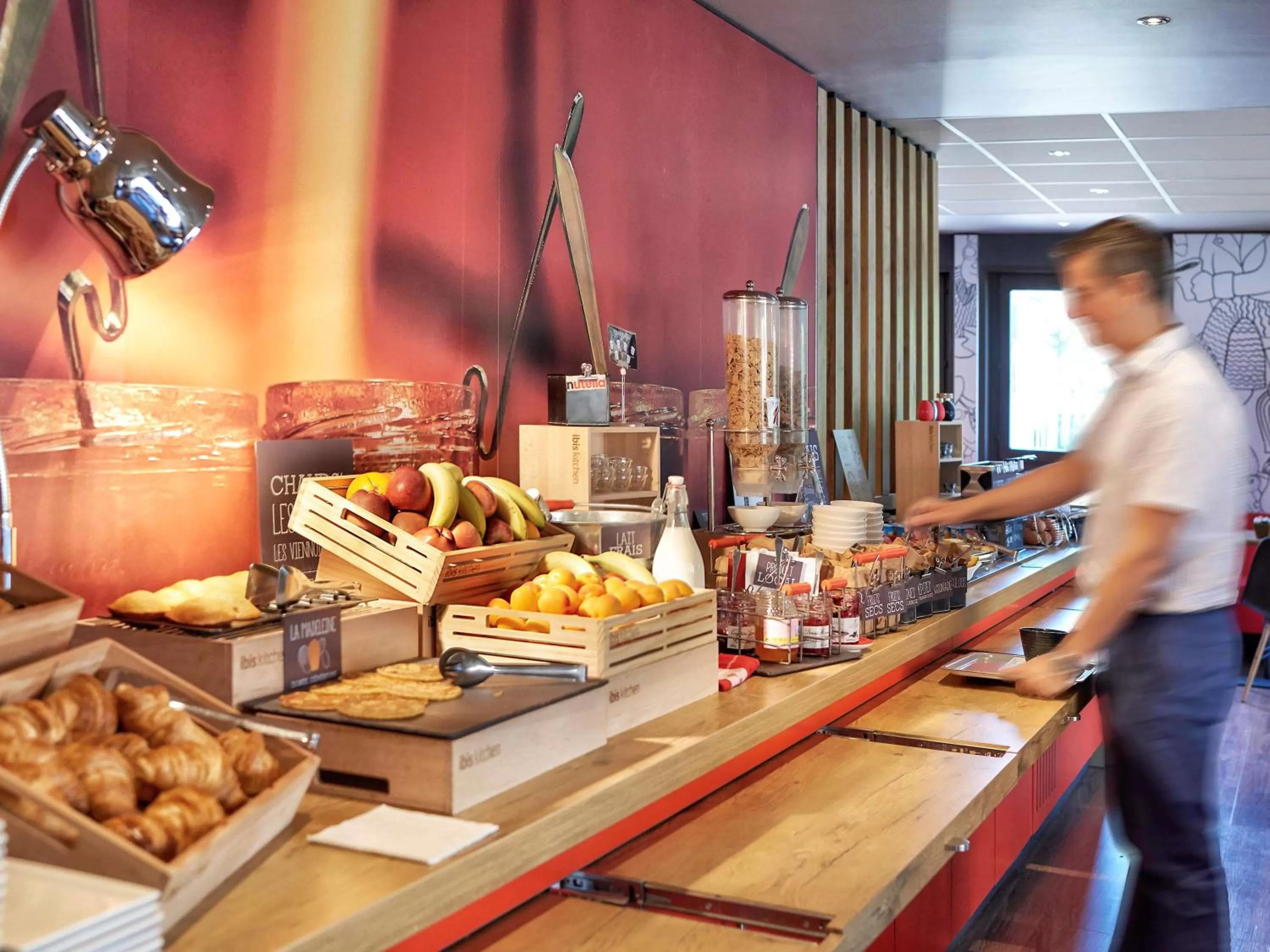 Restaurant/places to eat in ibis Annecy Centre Vieille Ville