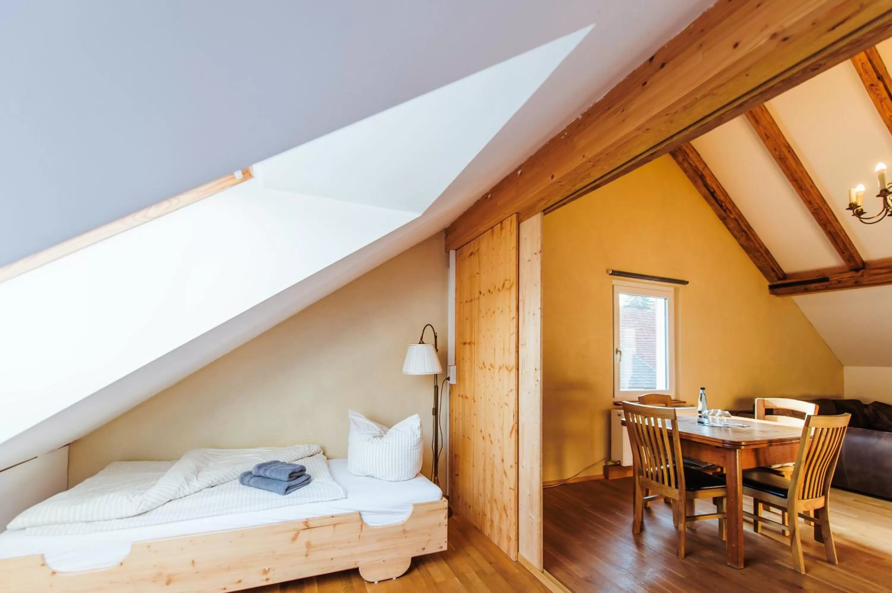 Dining area, Bed in Alte Kass Hotel & Kaffeehaus