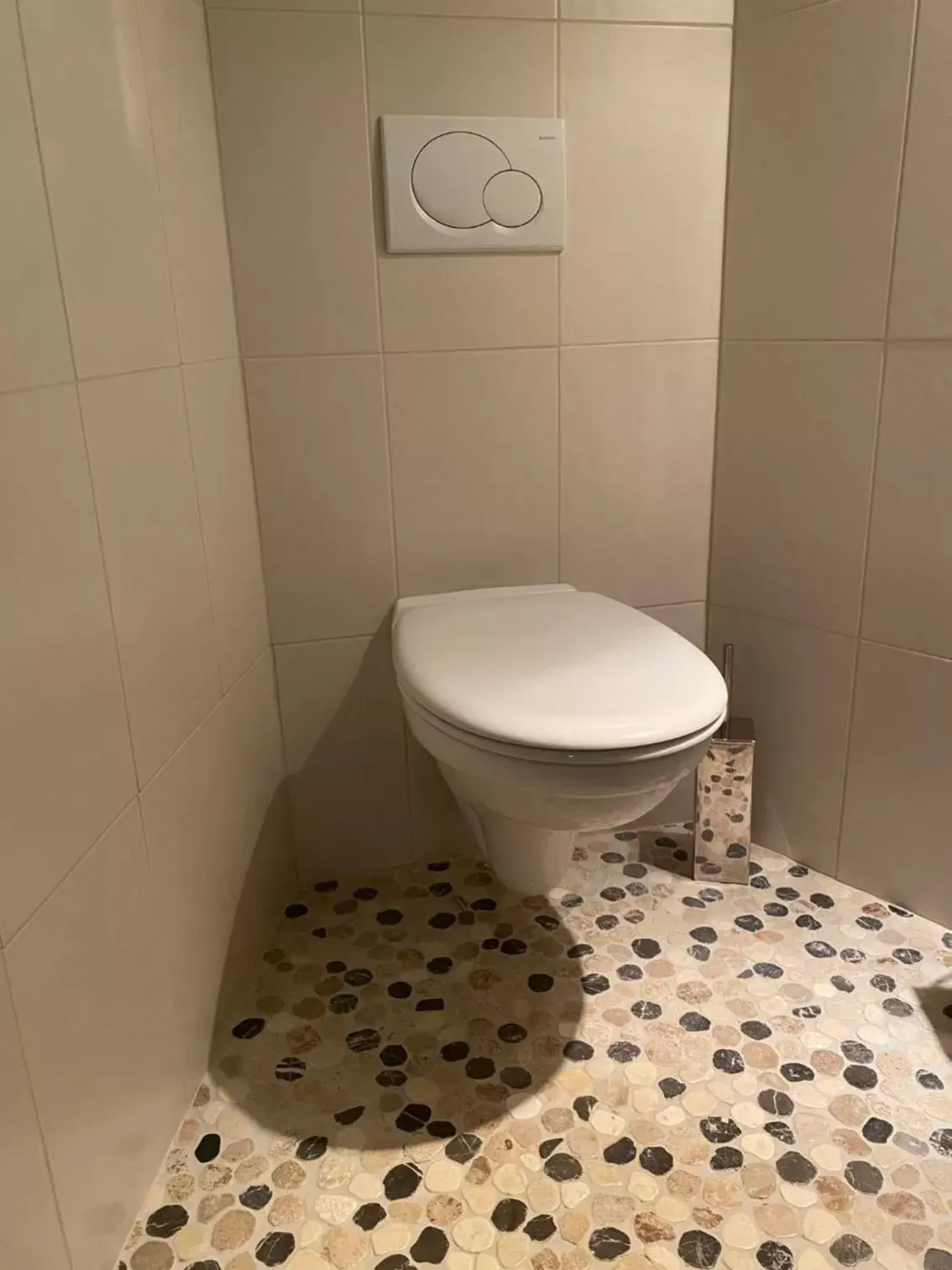 Toilet, Bathroom in Clos de Mont July, architecture XVIIIe au cœur de la nature
