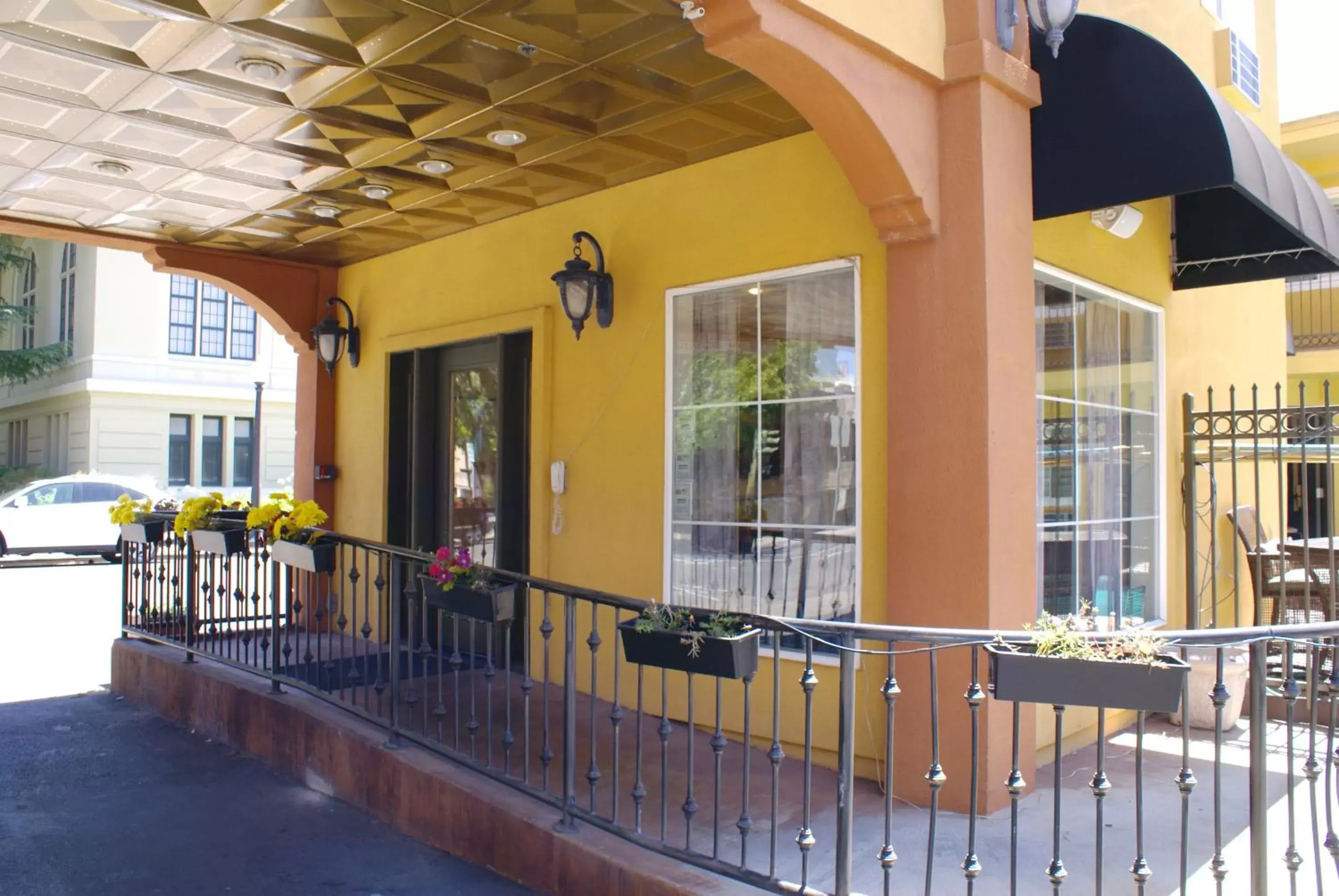 Area and facilities in Napa Valley Hotel & Suites