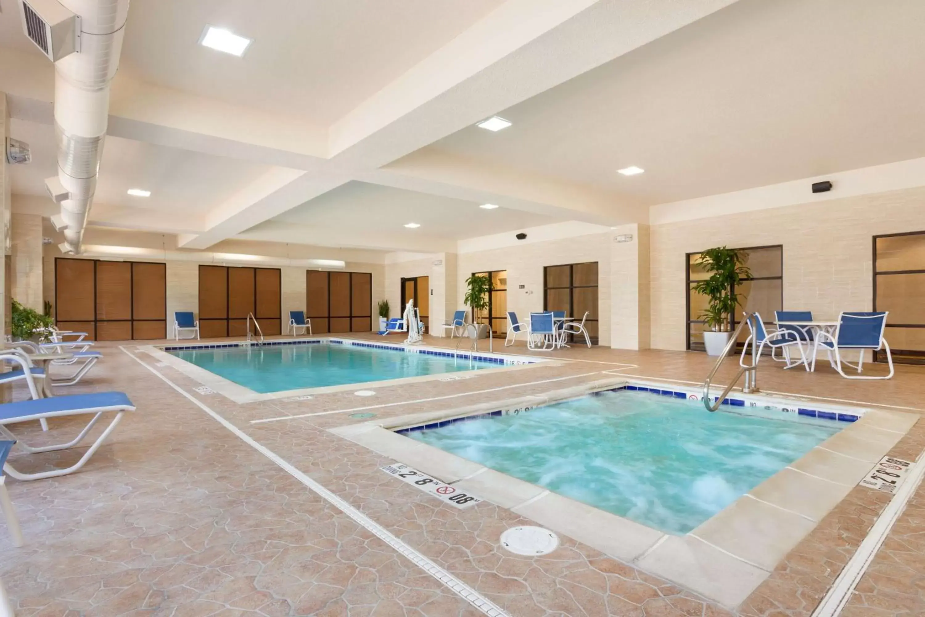 Pool view, Swimming Pool in Hampton Inn & Suites Detroit/Chesterfield