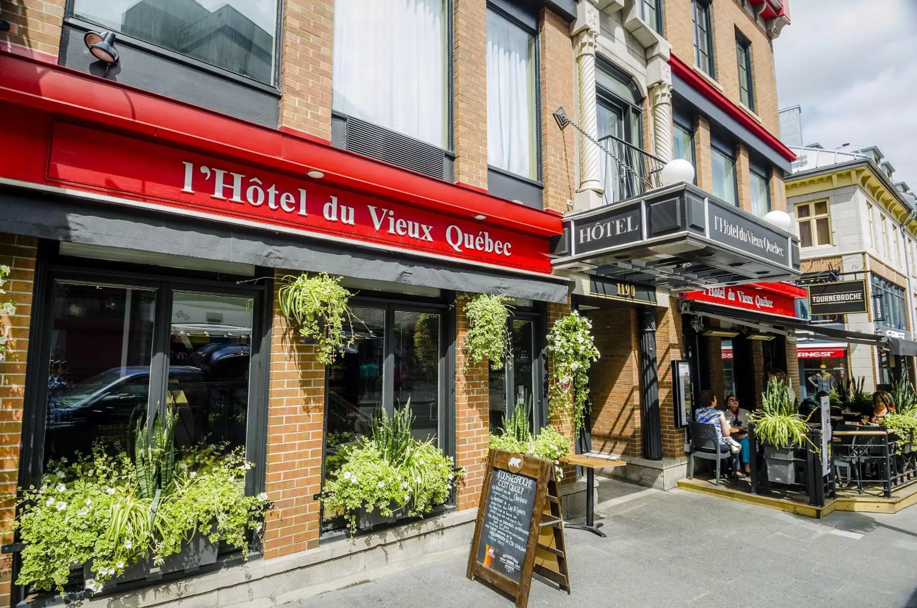 Restaurant/places to eat in Hotel du Vieux Quebec