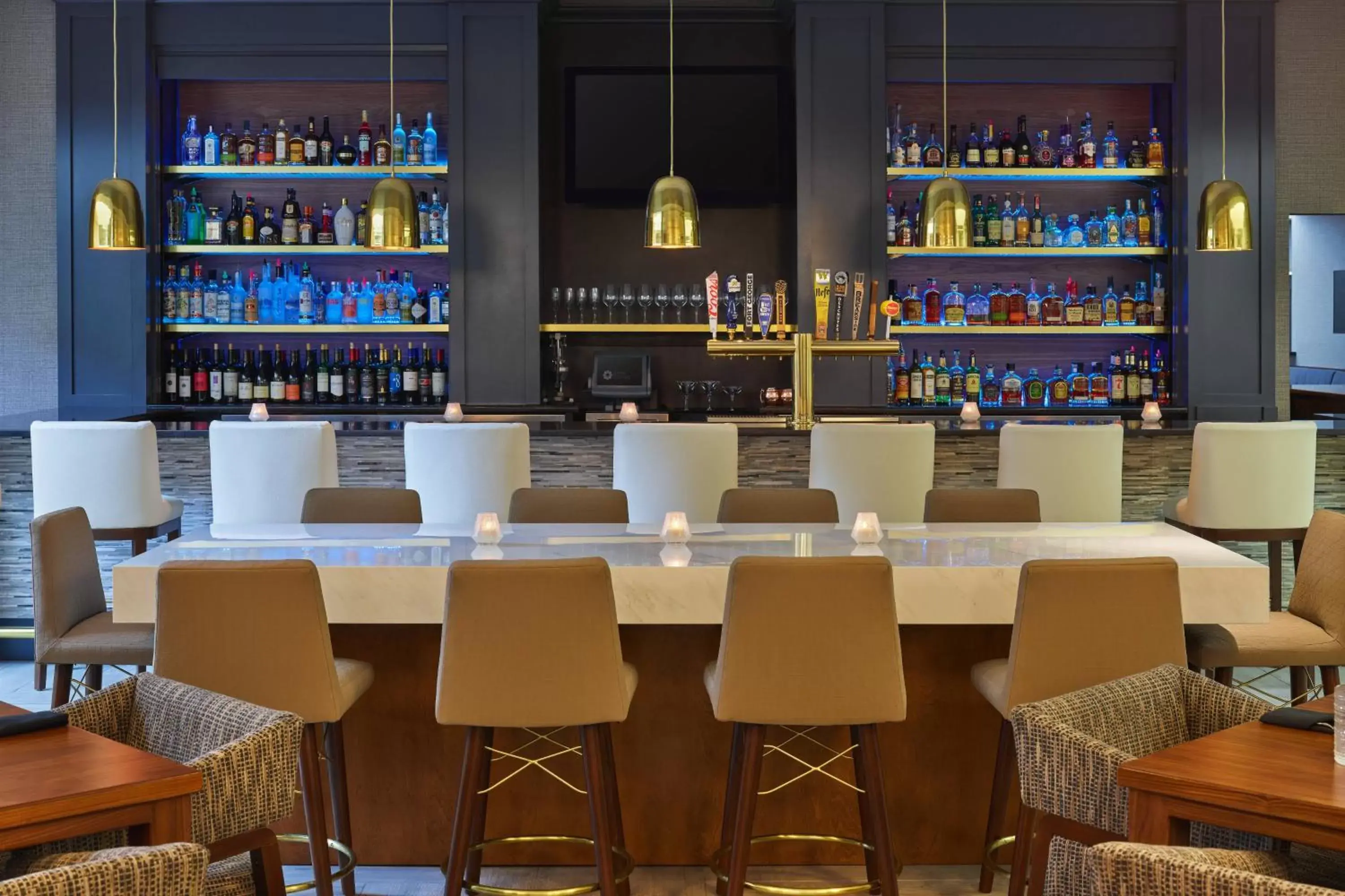 Restaurant/places to eat, Lounge/Bar in Sheraton Portland Airport Hotel