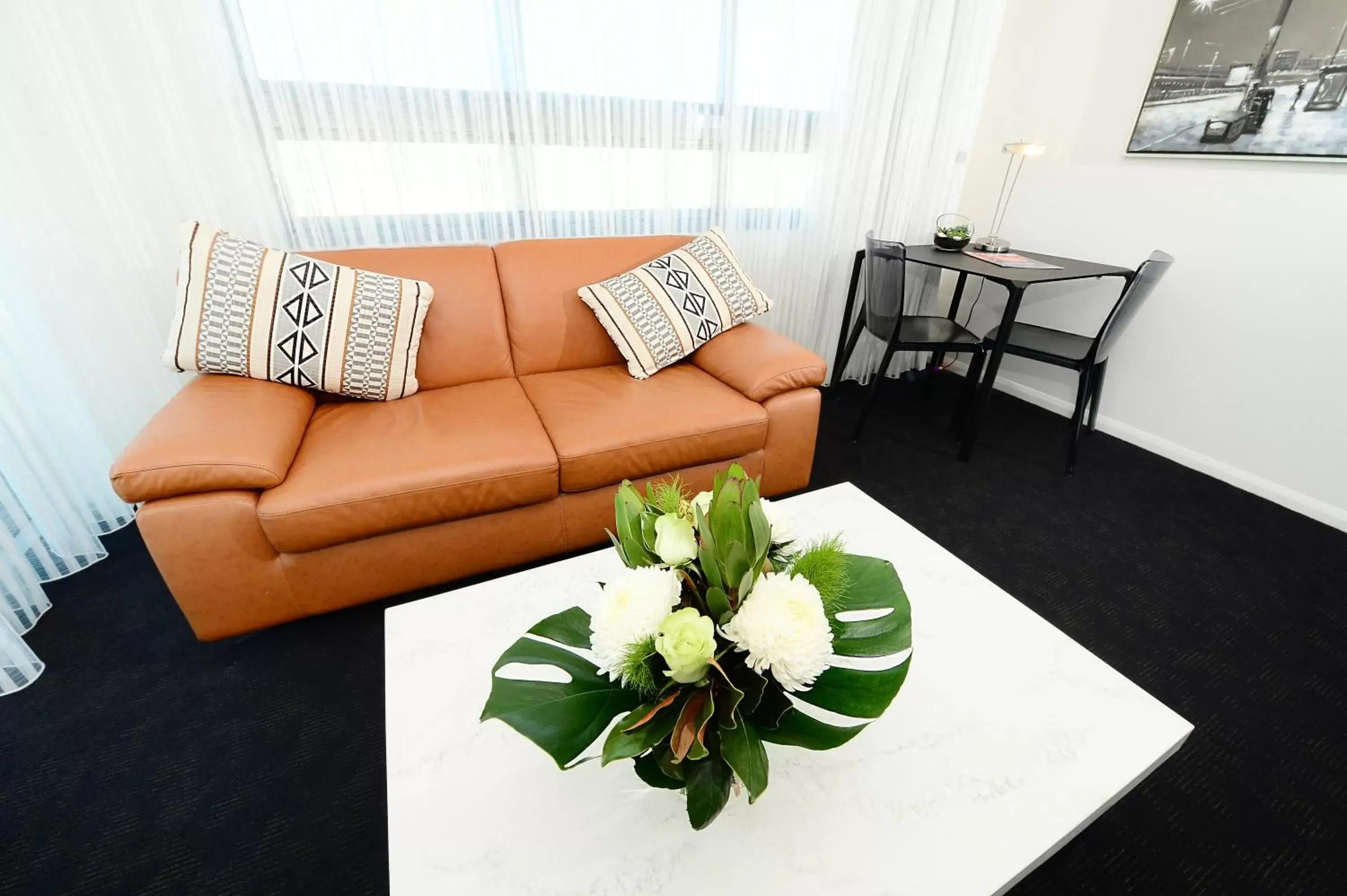 Living room, Seating Area in Oaks Gladstone Grand Hotel