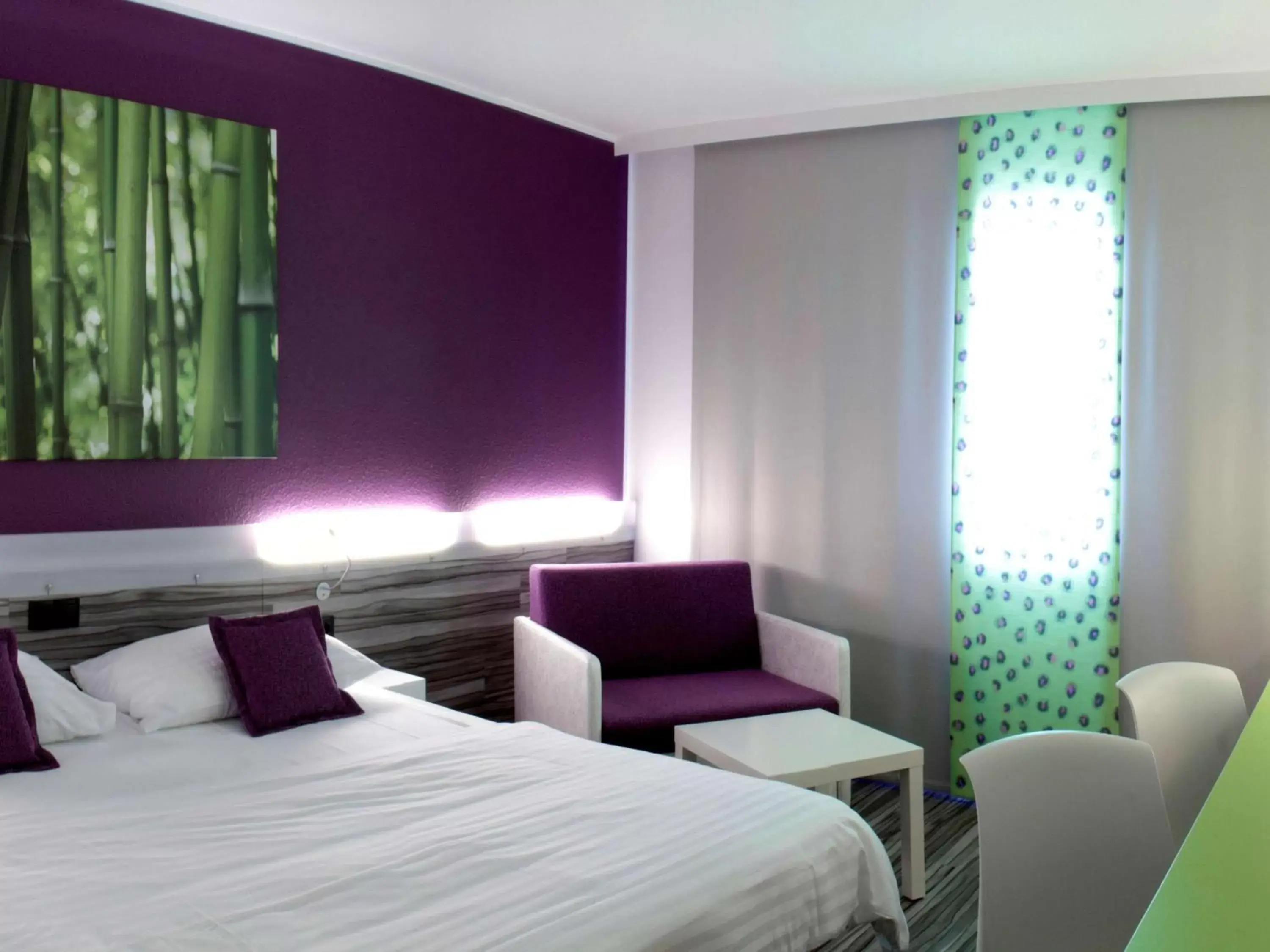 Photo of the whole room, Bed in Ibis Styles Linz