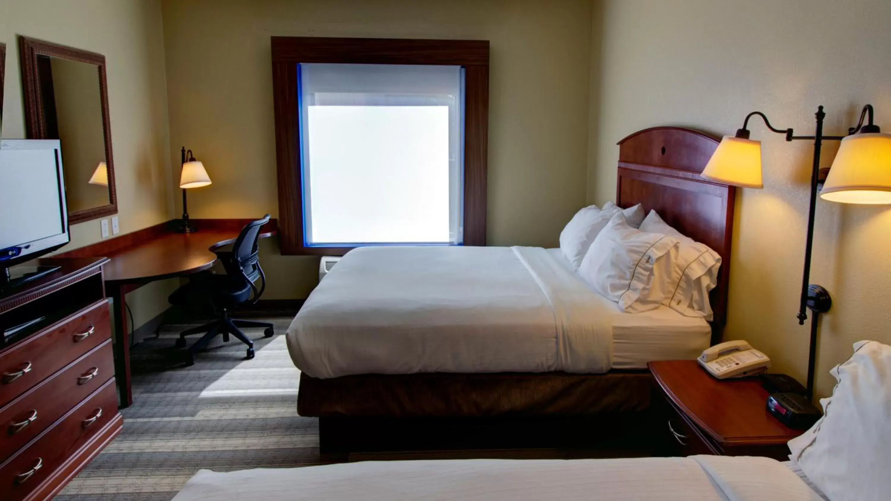 Standard Queen Room with Two Queen Beds - Communication Accessible in Holiday Inn Express & Suites Sioux City-South, an IHG Hotel Standard Queen Room with Two Queen Beds - Communication Accessible in Holiday Inn Express & Suites Sioux City-South, an IHG Hotel