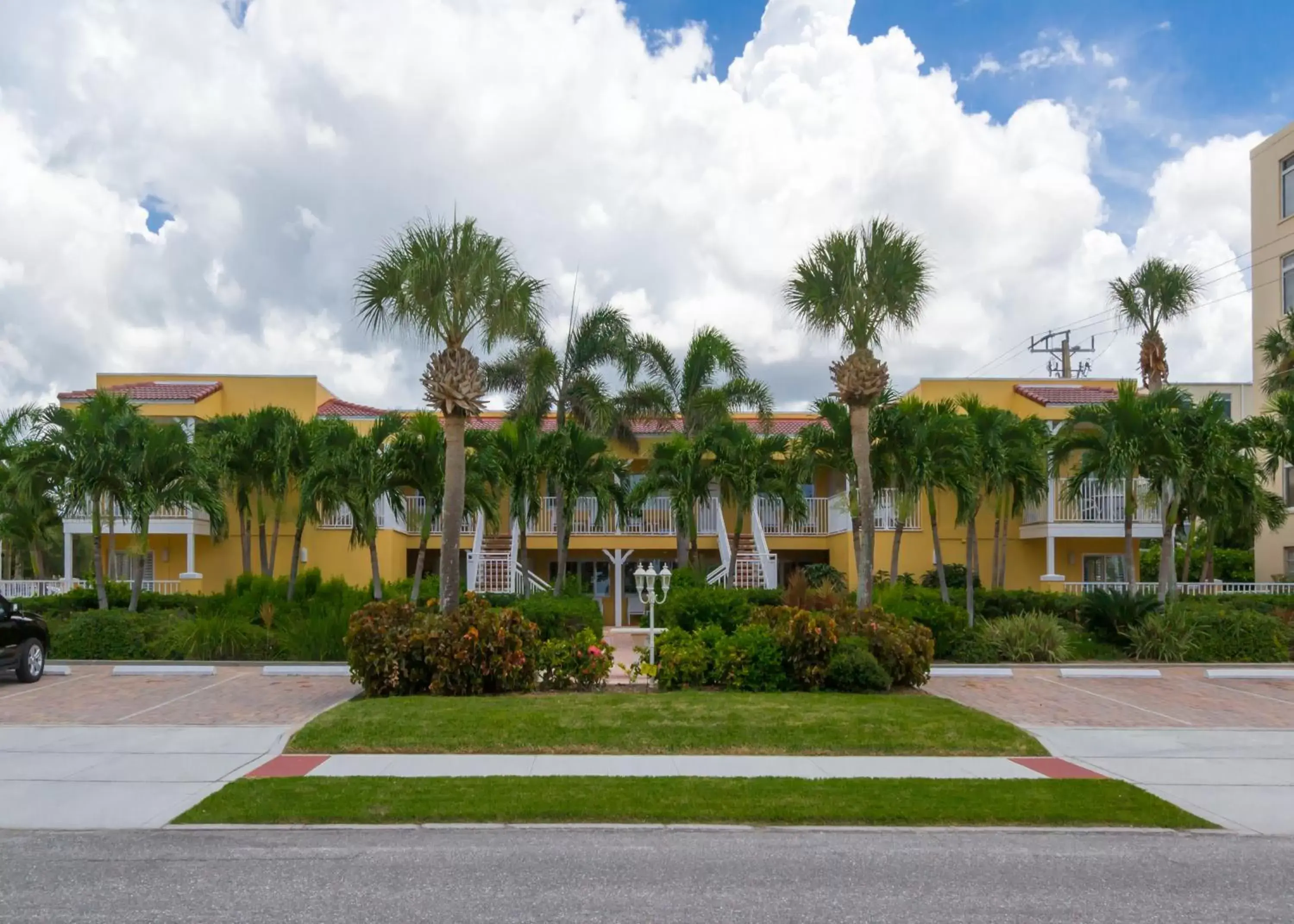 Day, Property Building in Inn at the Beach-Venice Florida