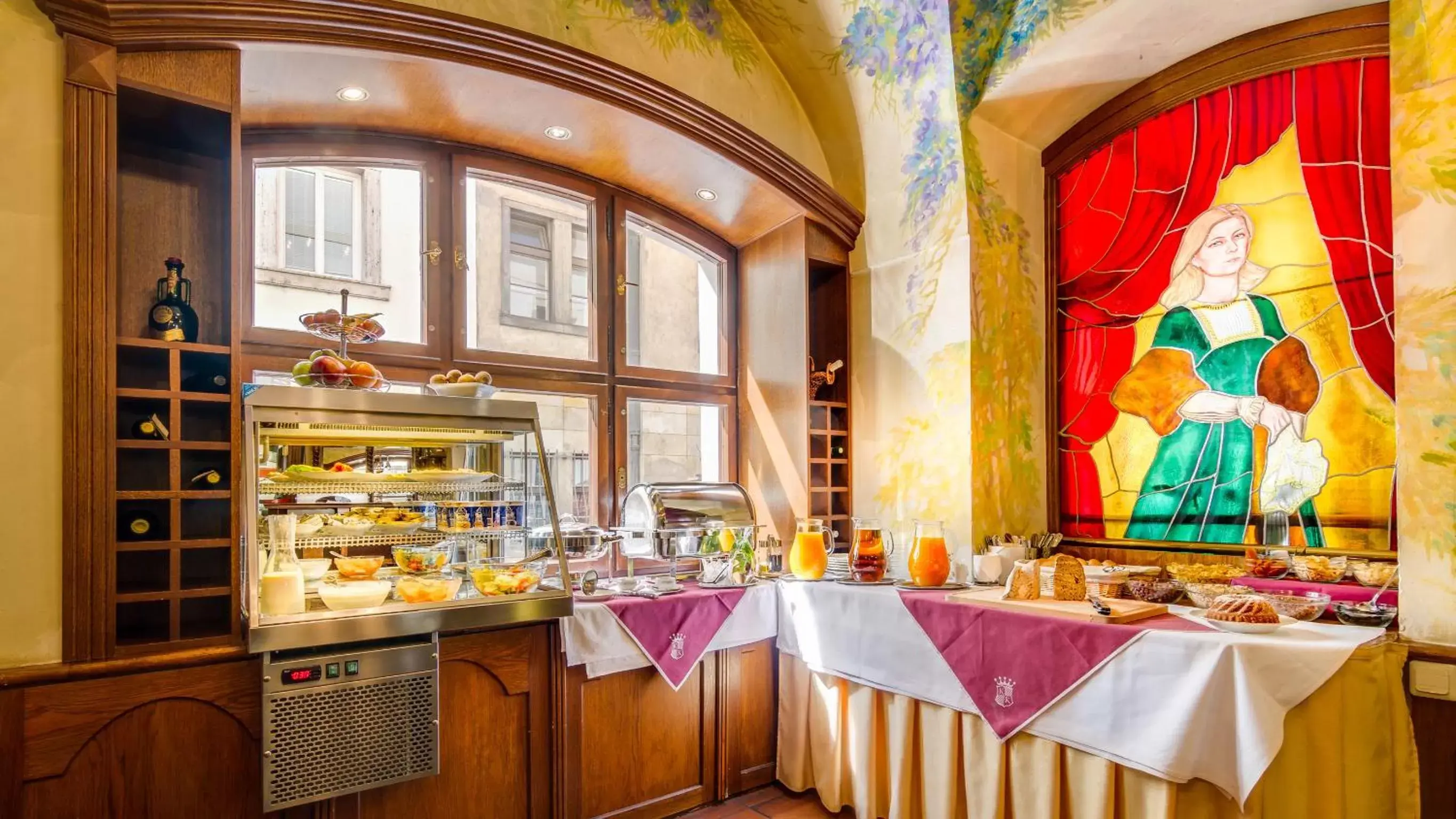 Restaurant/places to eat in The King Charles Restaurant/places to eat in The King Charles