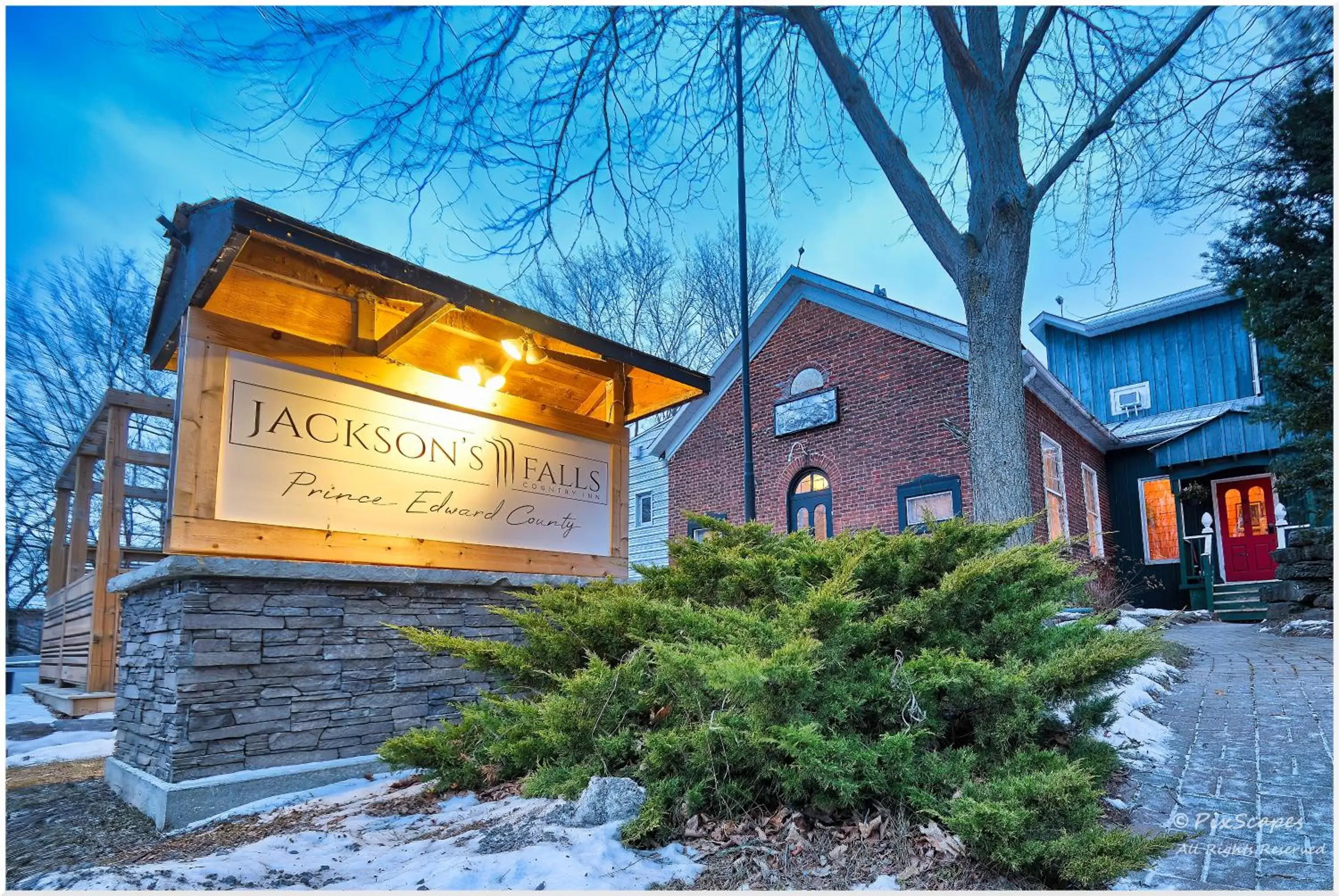 Property Building in Jackson's Falls Country Inn