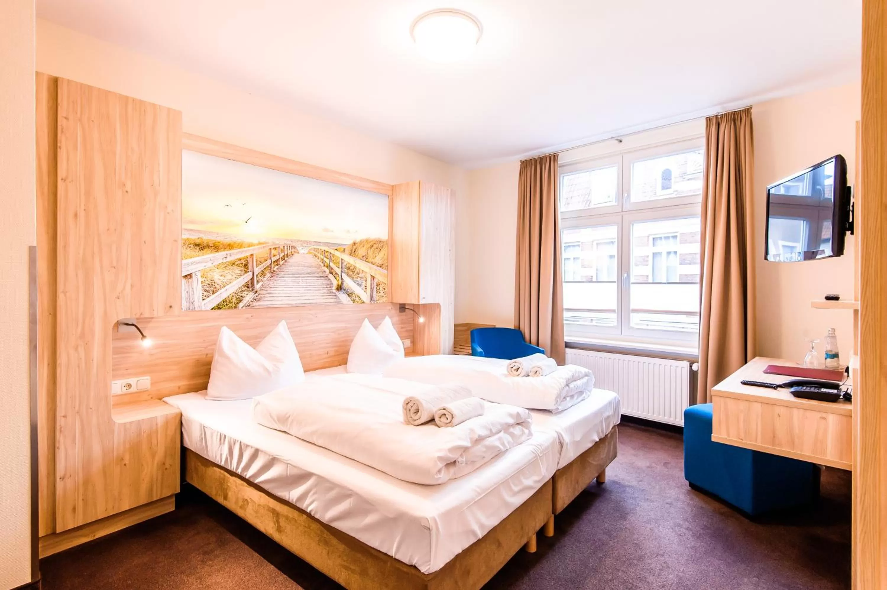 Photo of the whole room, Bed in Hotel Am Alten Hafen