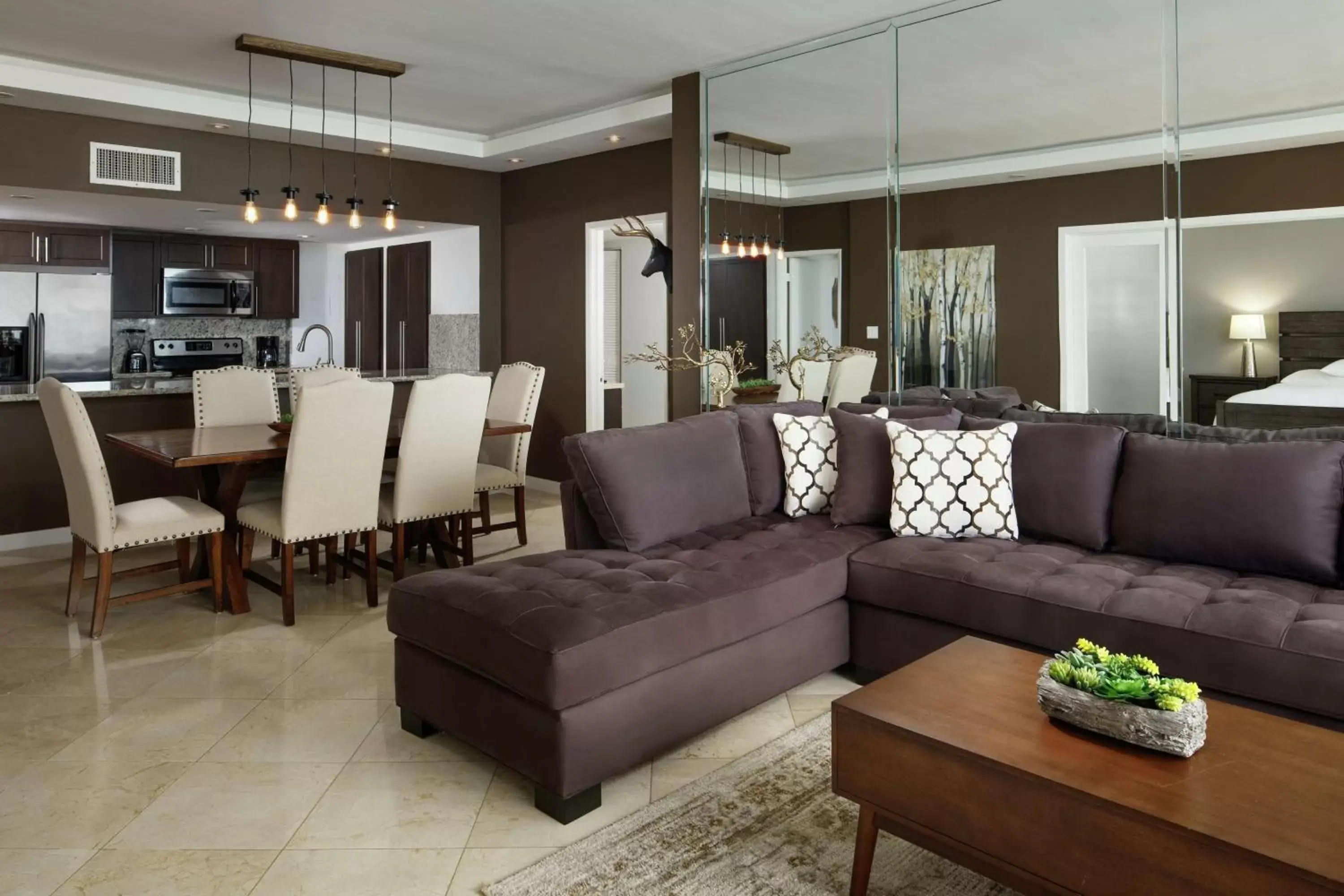 Living room in DoubleTree by Hilton Grand Hotel Biscayne Bay