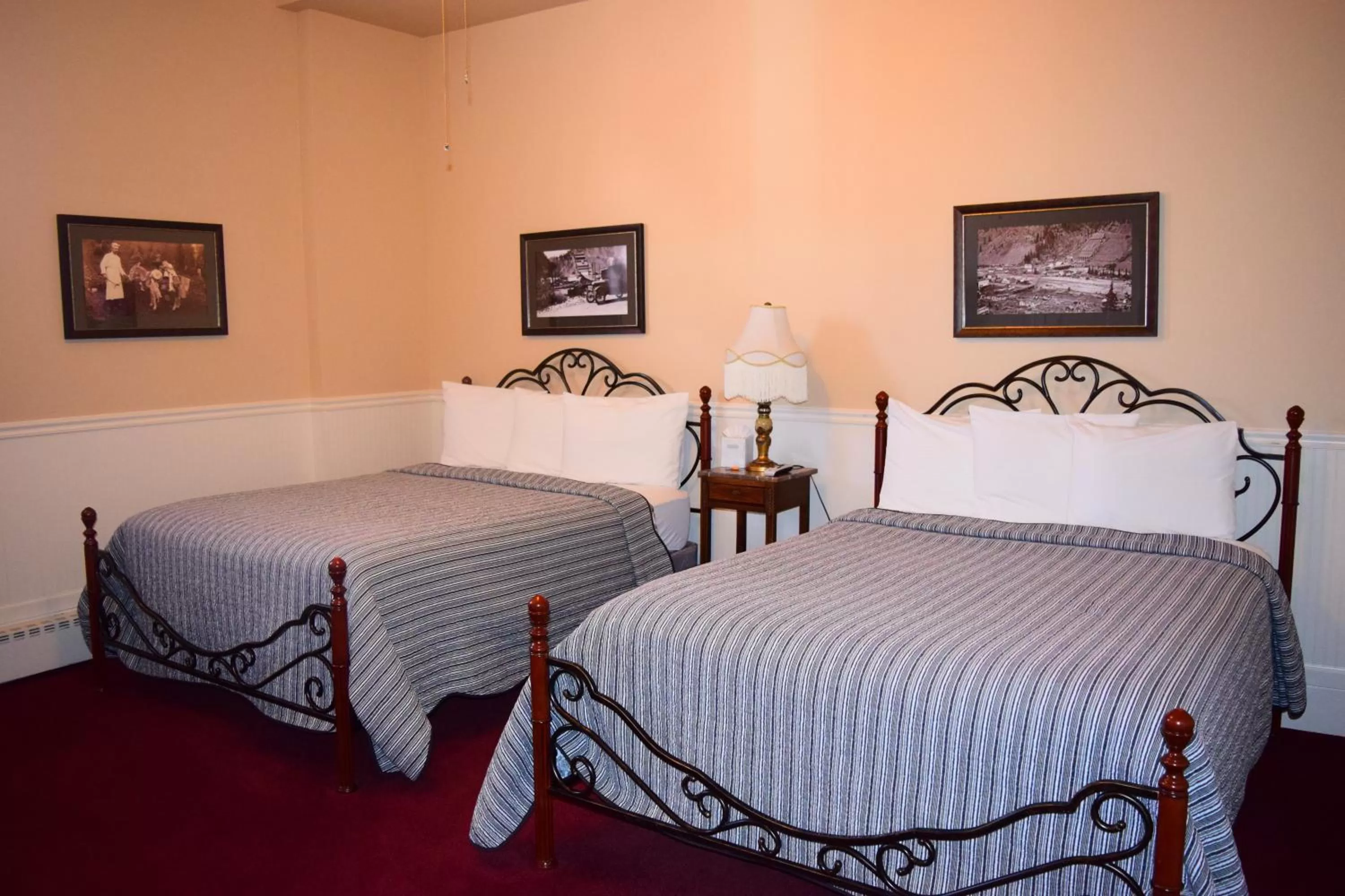 Bed in Grand Imperial Hotel