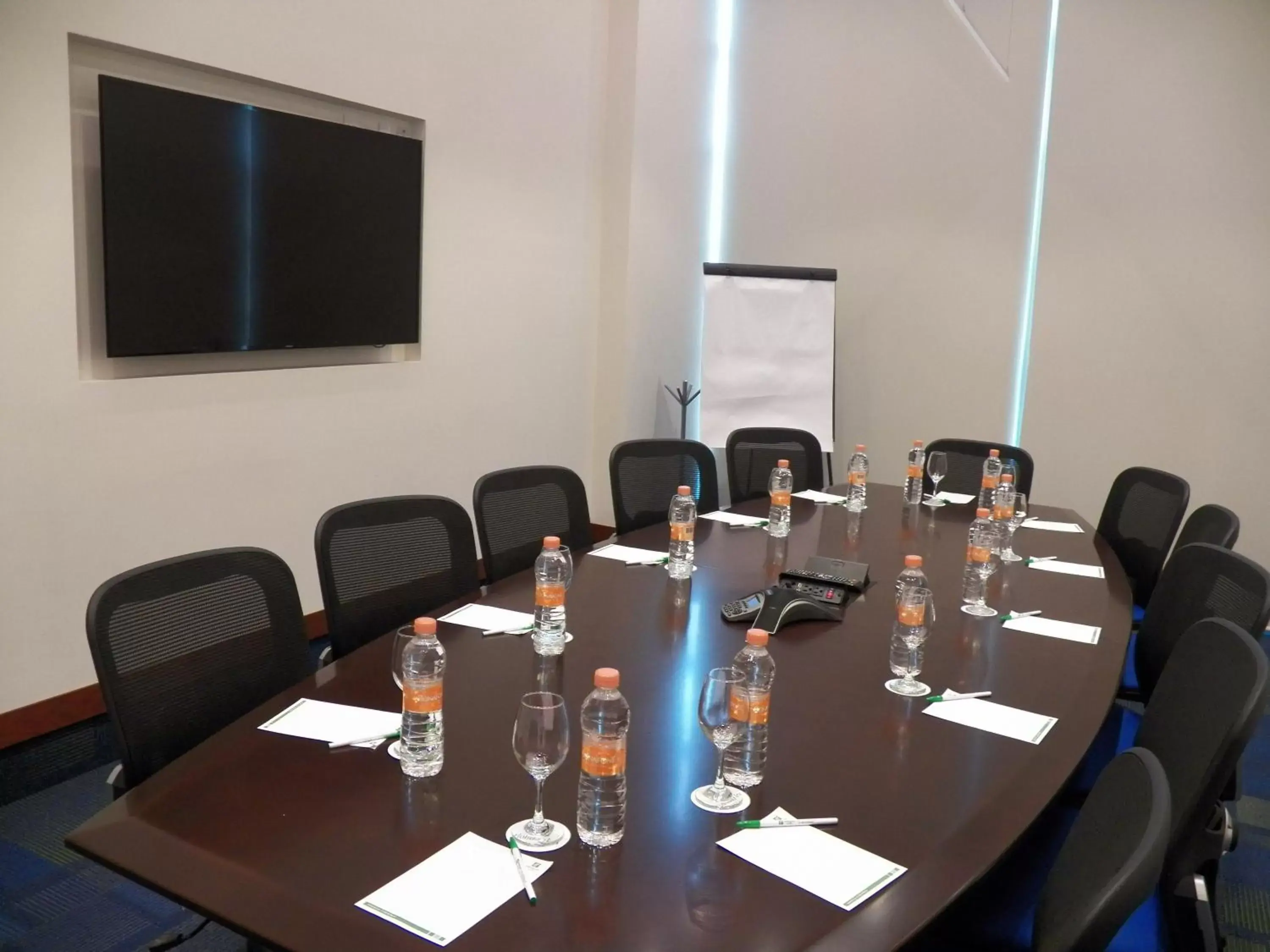 Meeting/conference room in Holiday Inn & Suites Plaza Mayor, an IHG Hotel