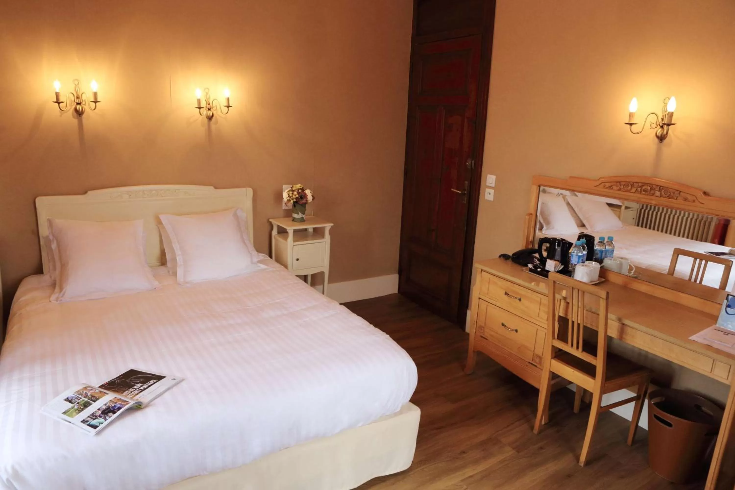 Photo of the whole room, Bed in Best Western Grand Hotel de Paris & Spa