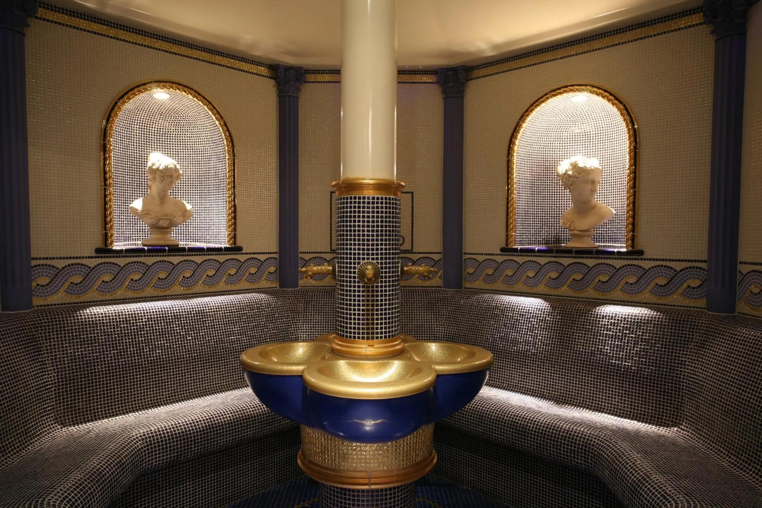 Steam room in Hotel Lagorai Resort & Spa