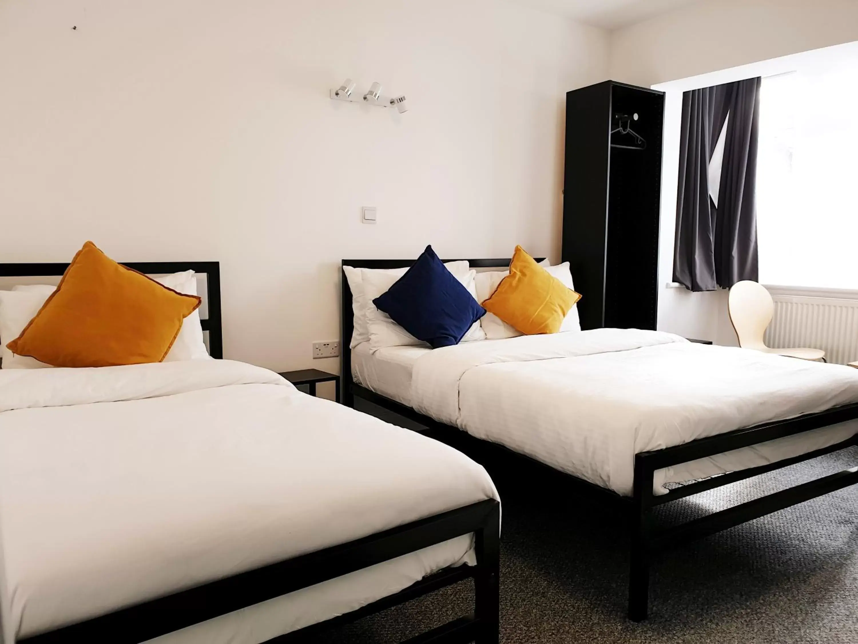 Bedroom, Bed in Wanstead Hotel