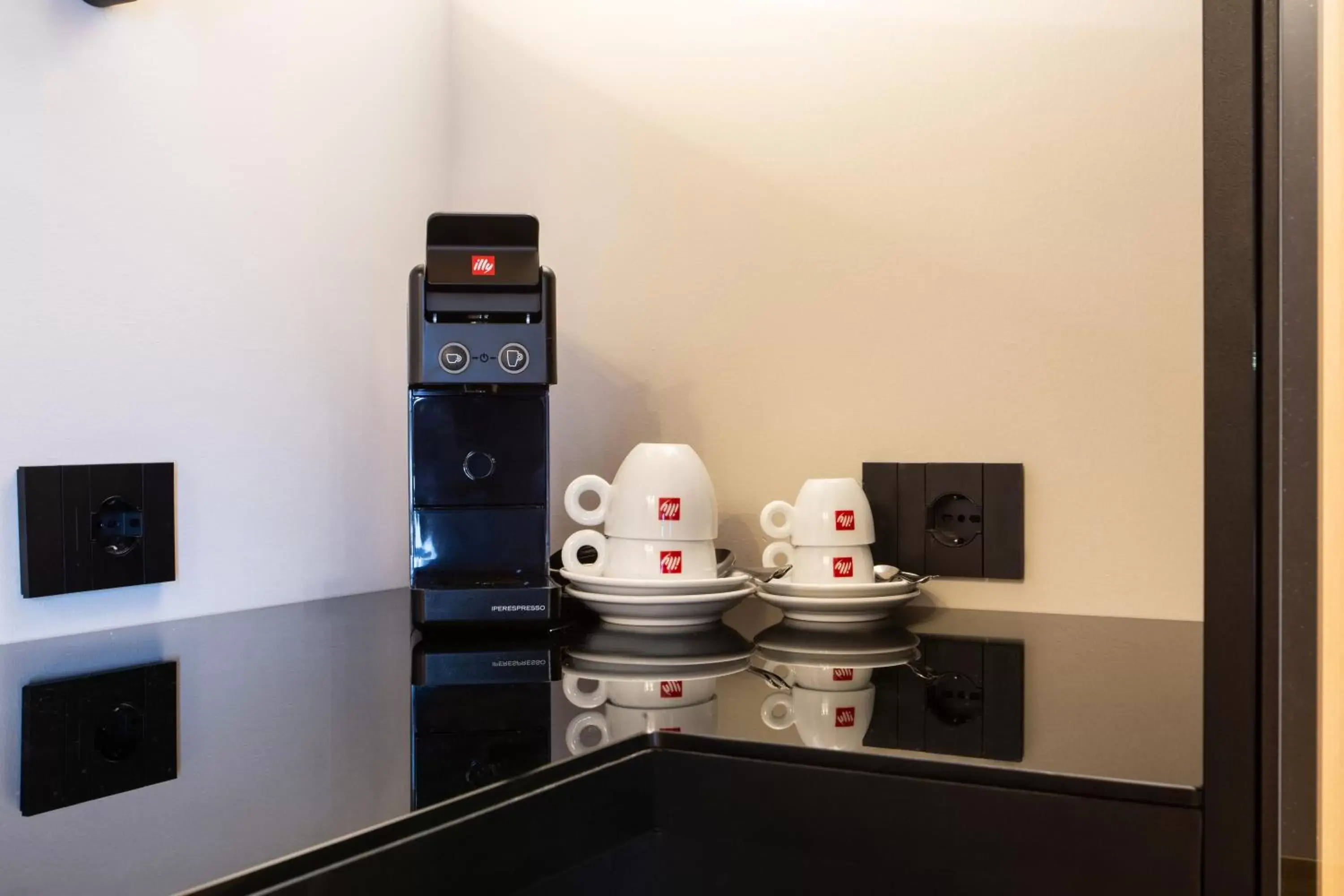 Coffee/tea facilities in Hotel Master