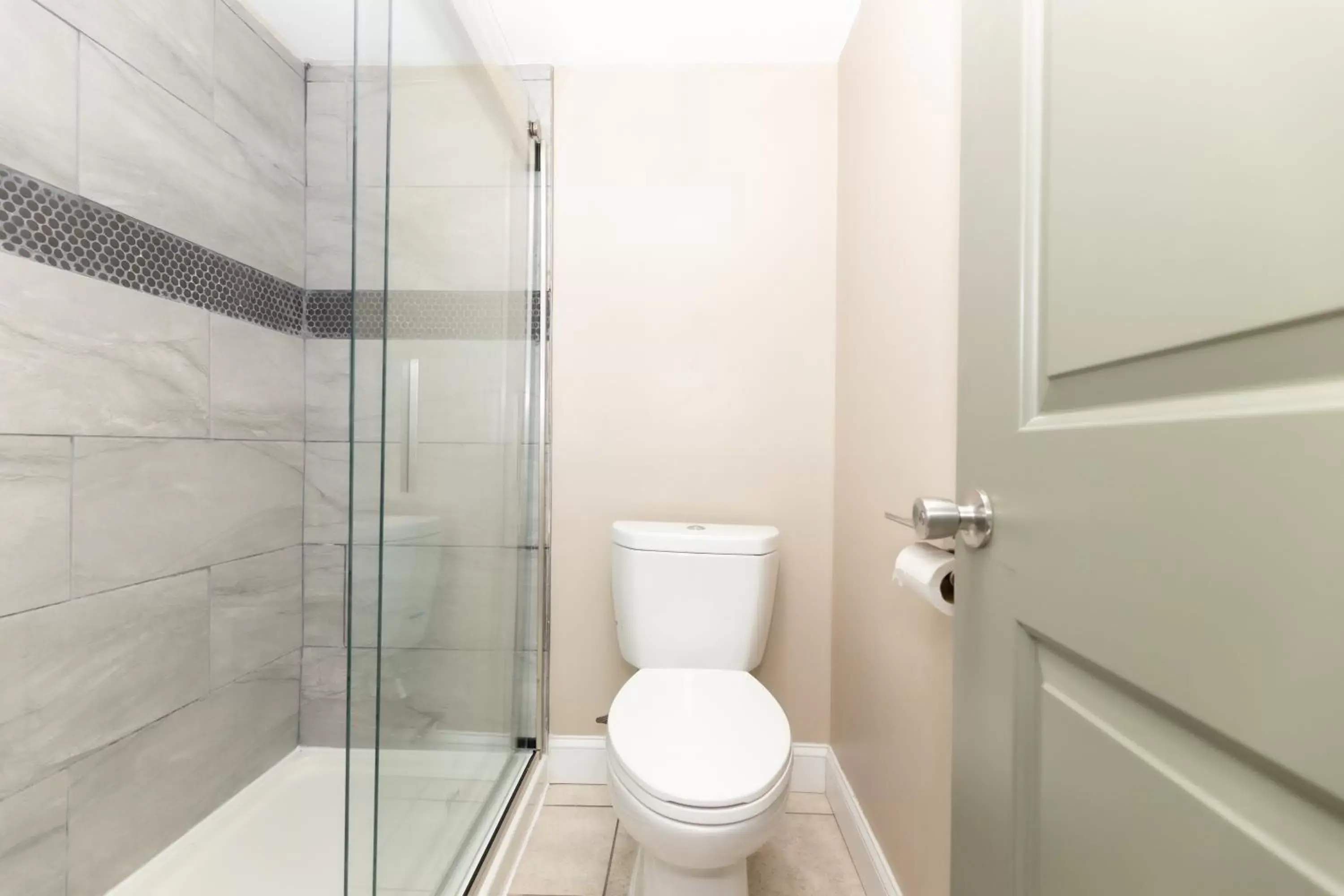 Bathroom in Seaside Sands Inn