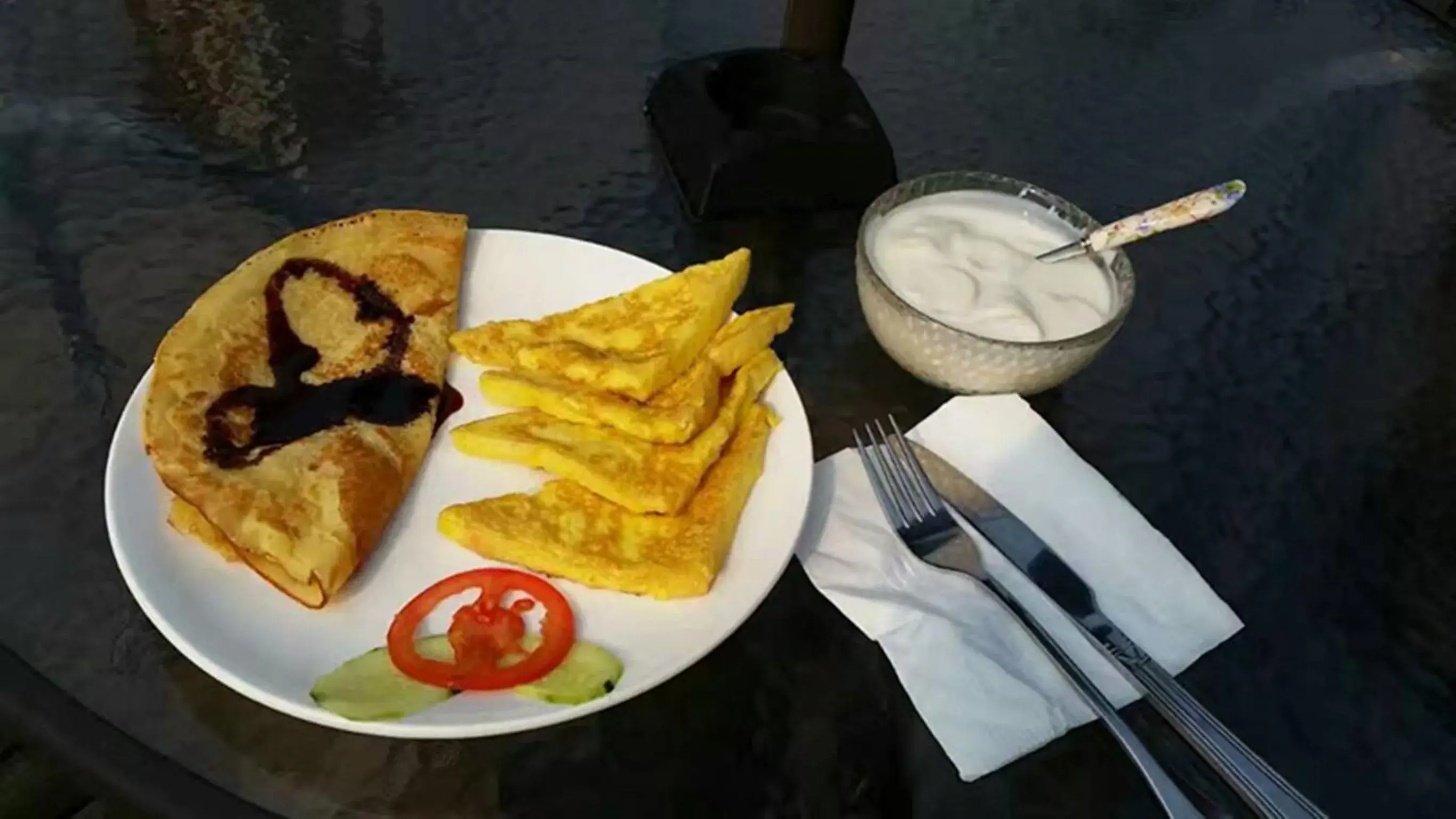 Continental breakfast in Yangshuo Moondance Hotel