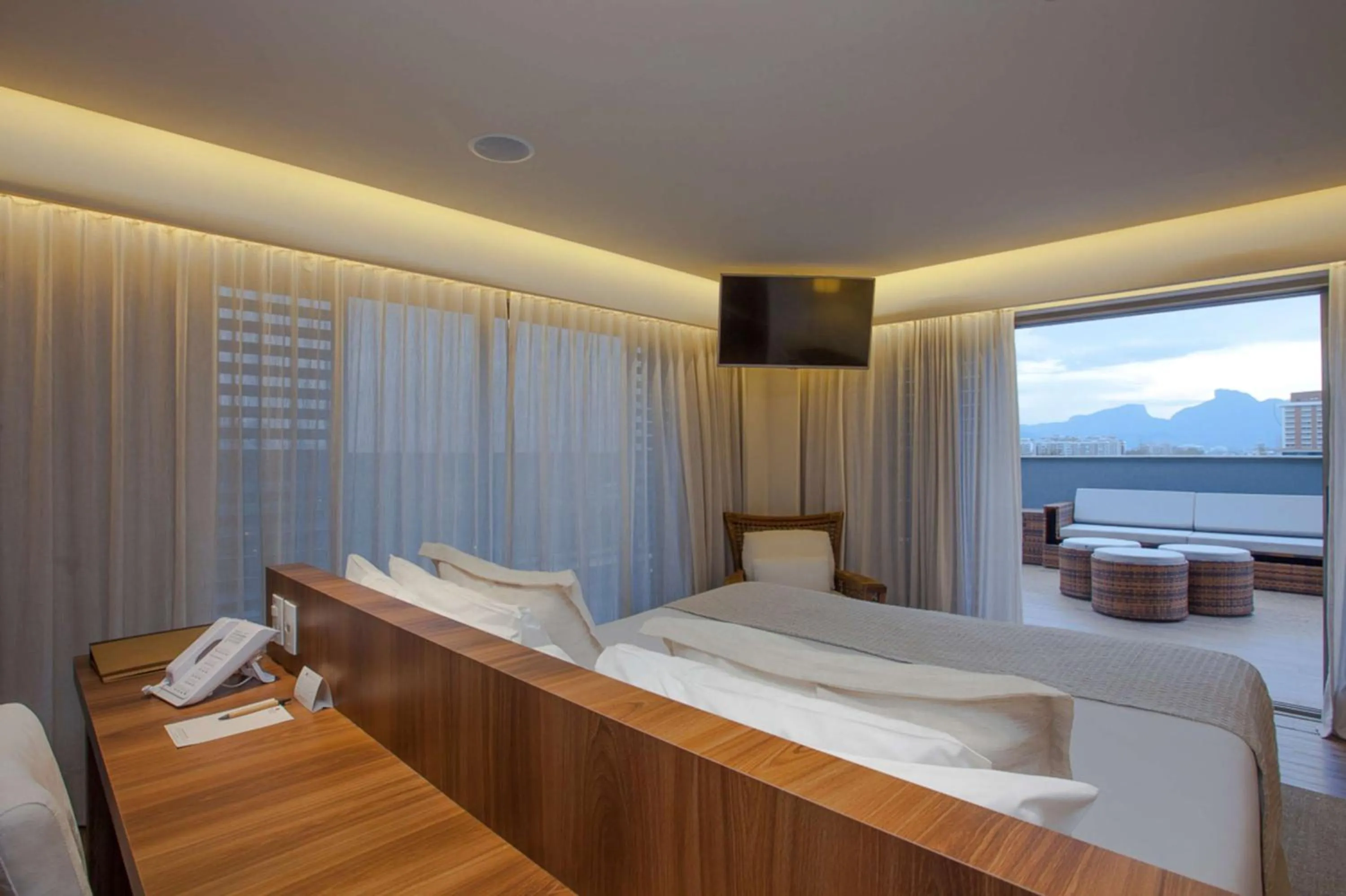 Photo of the whole room, Bed in Square Design Hotel