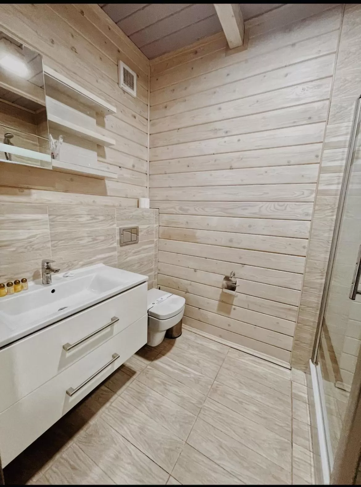 Bathroom in Wellland Hotel