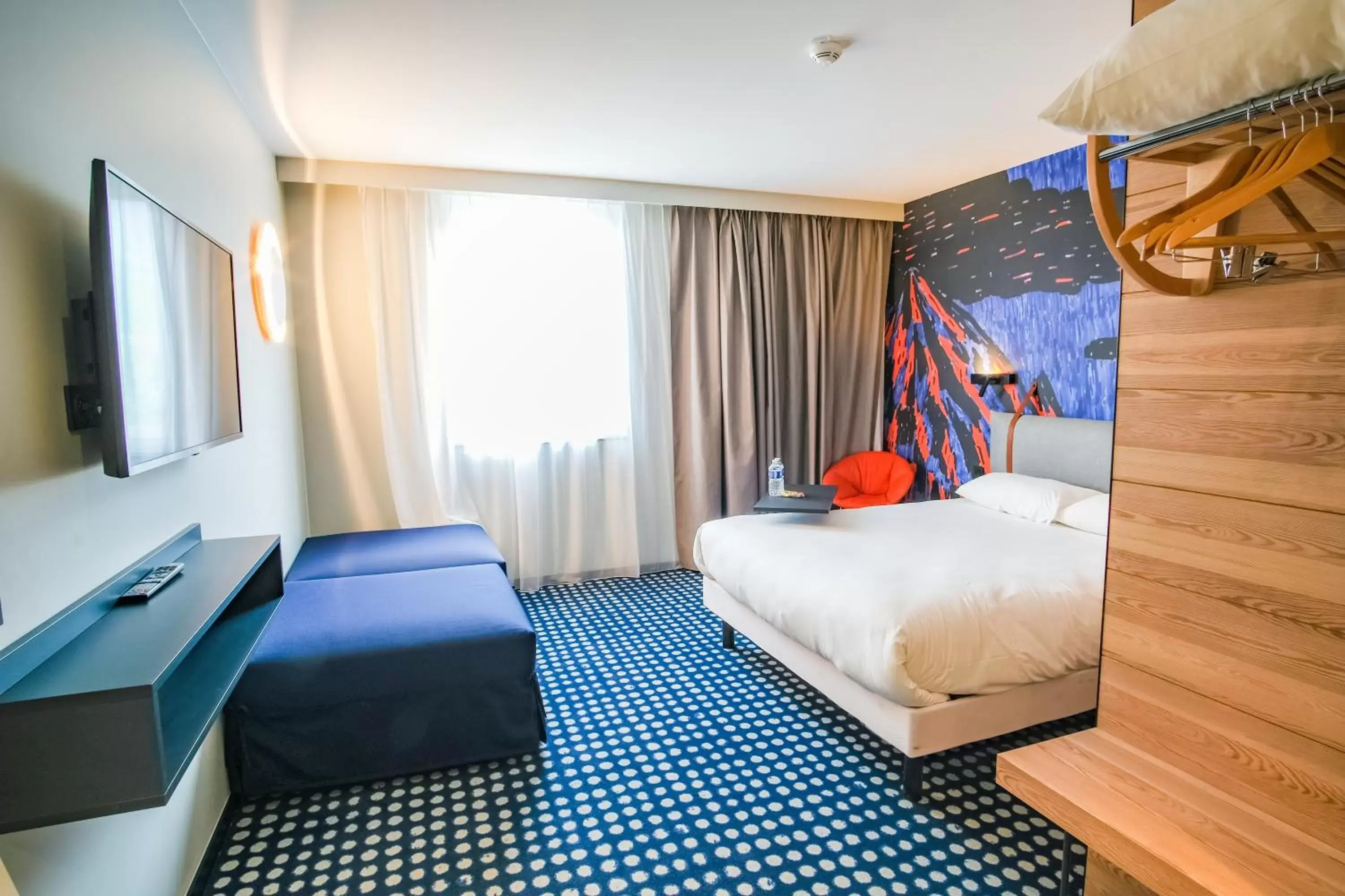 Bedroom, Bed in ibis Styles Albertville