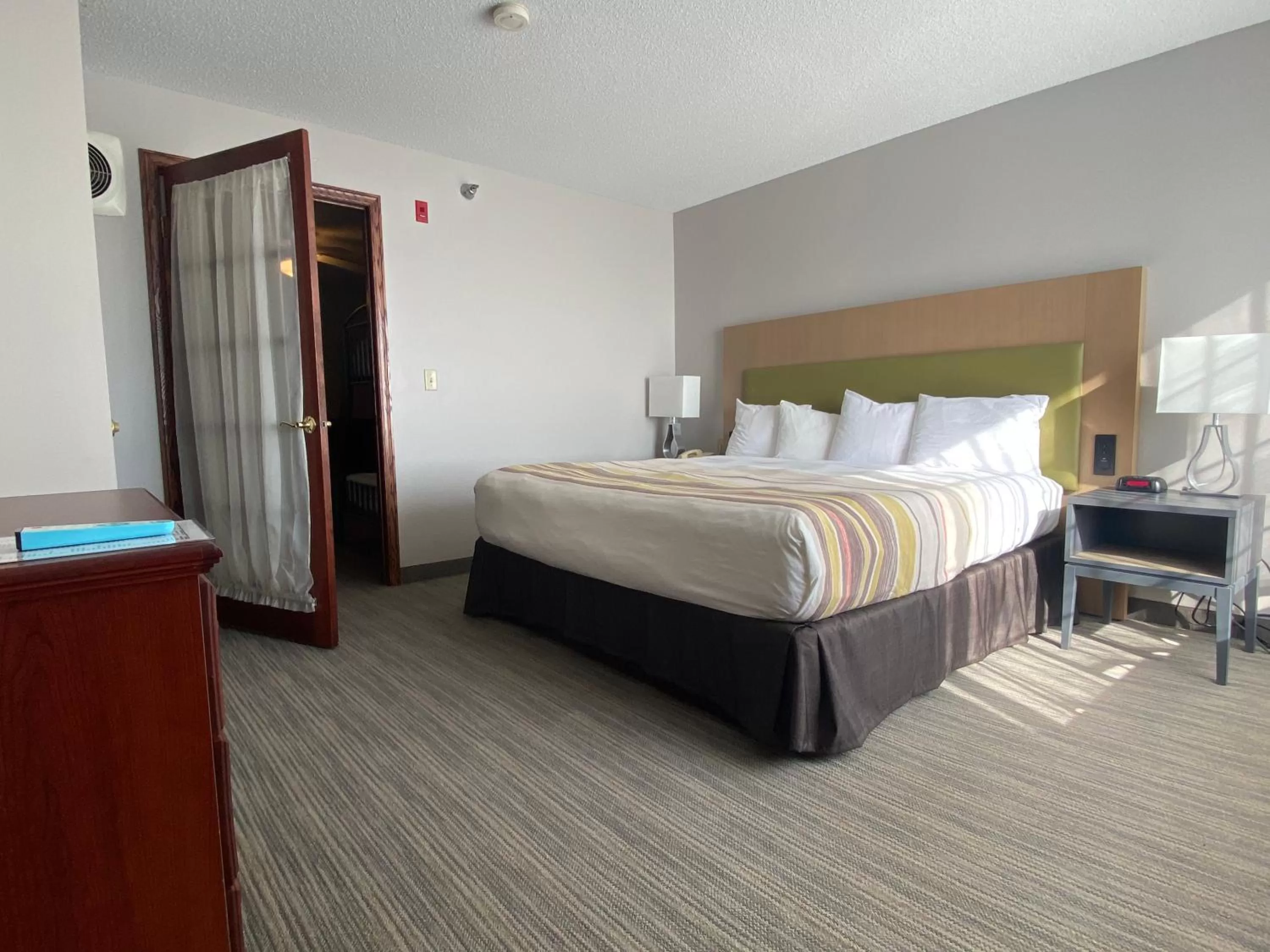 Country Inn & Suites by Radisson, Elk River, MN