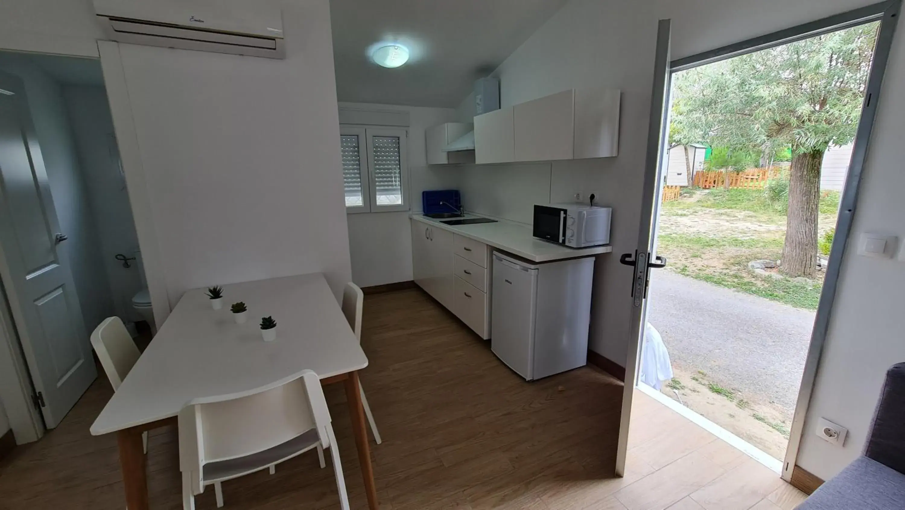 Kitchen/Kitchenette in Sabiñanigo Camp & Hotel