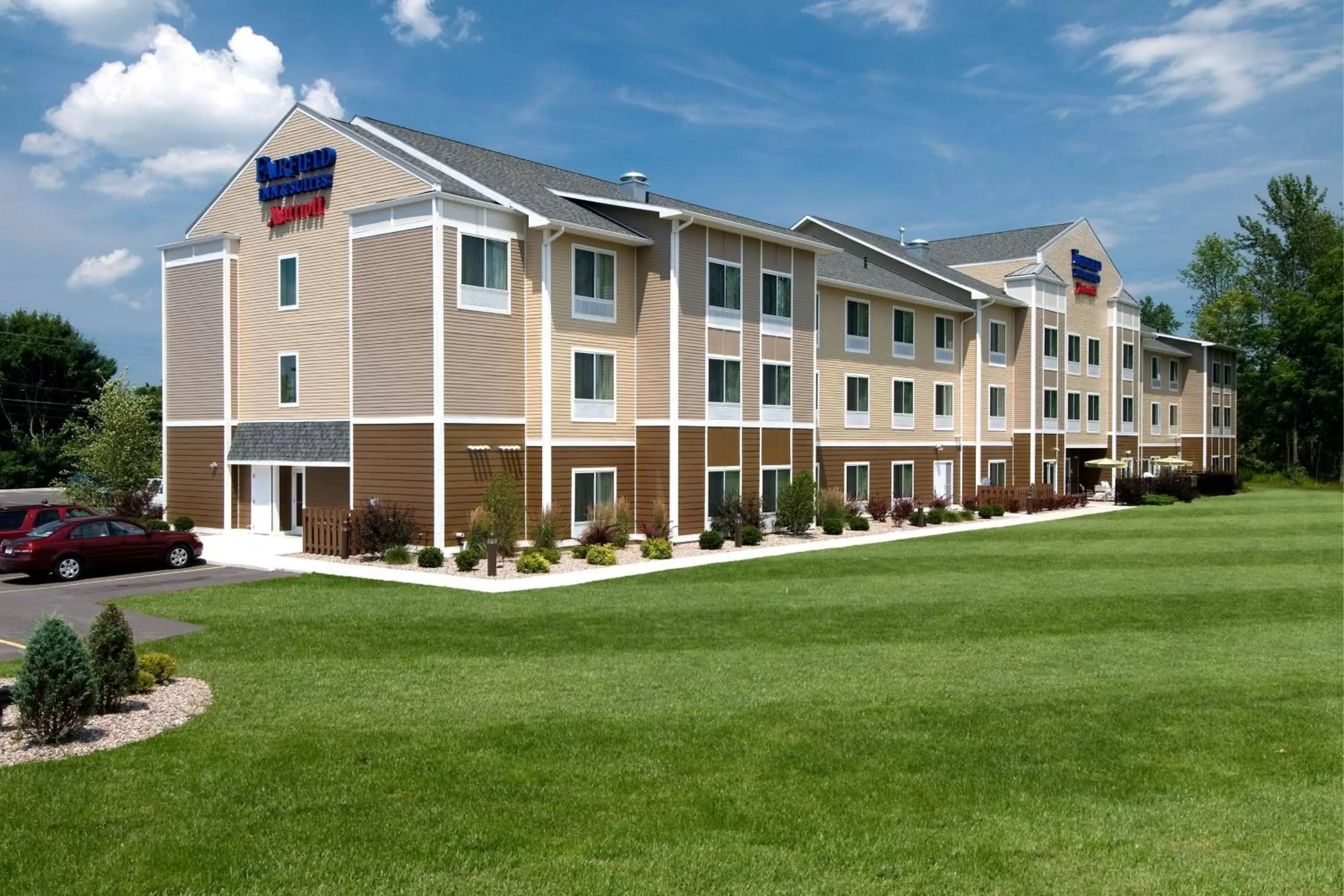 Property Building in Fairfield Inn & Suites Verona