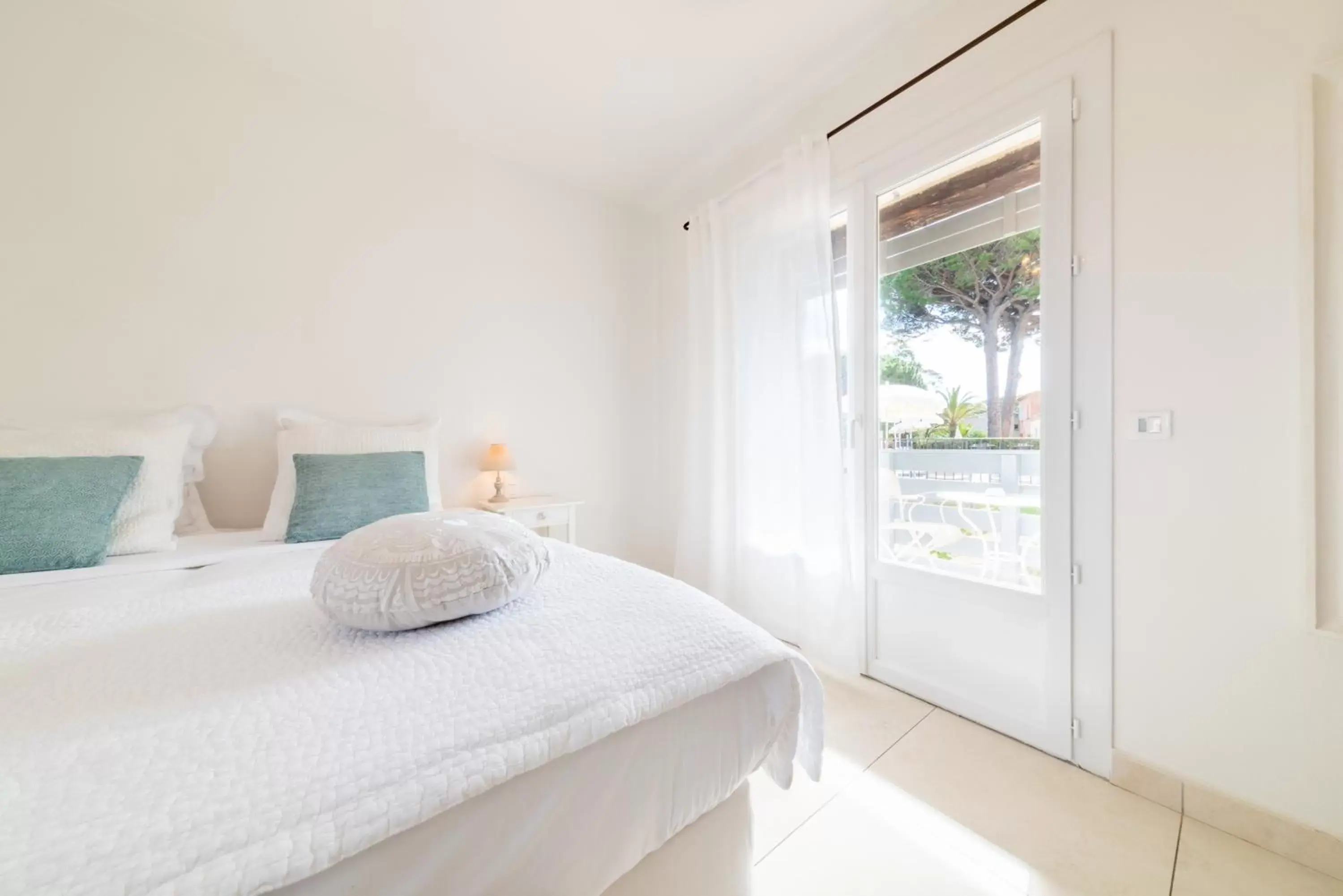 Bedroom, Bed in Les Capucines Saint Tropez