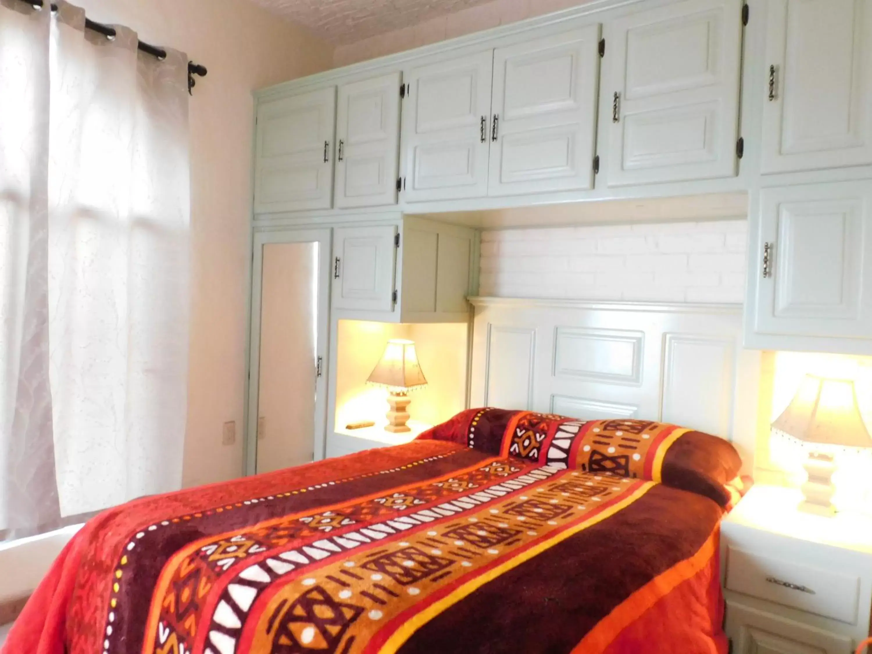 Bedroom, Bed in Vista Del Sol Apartments