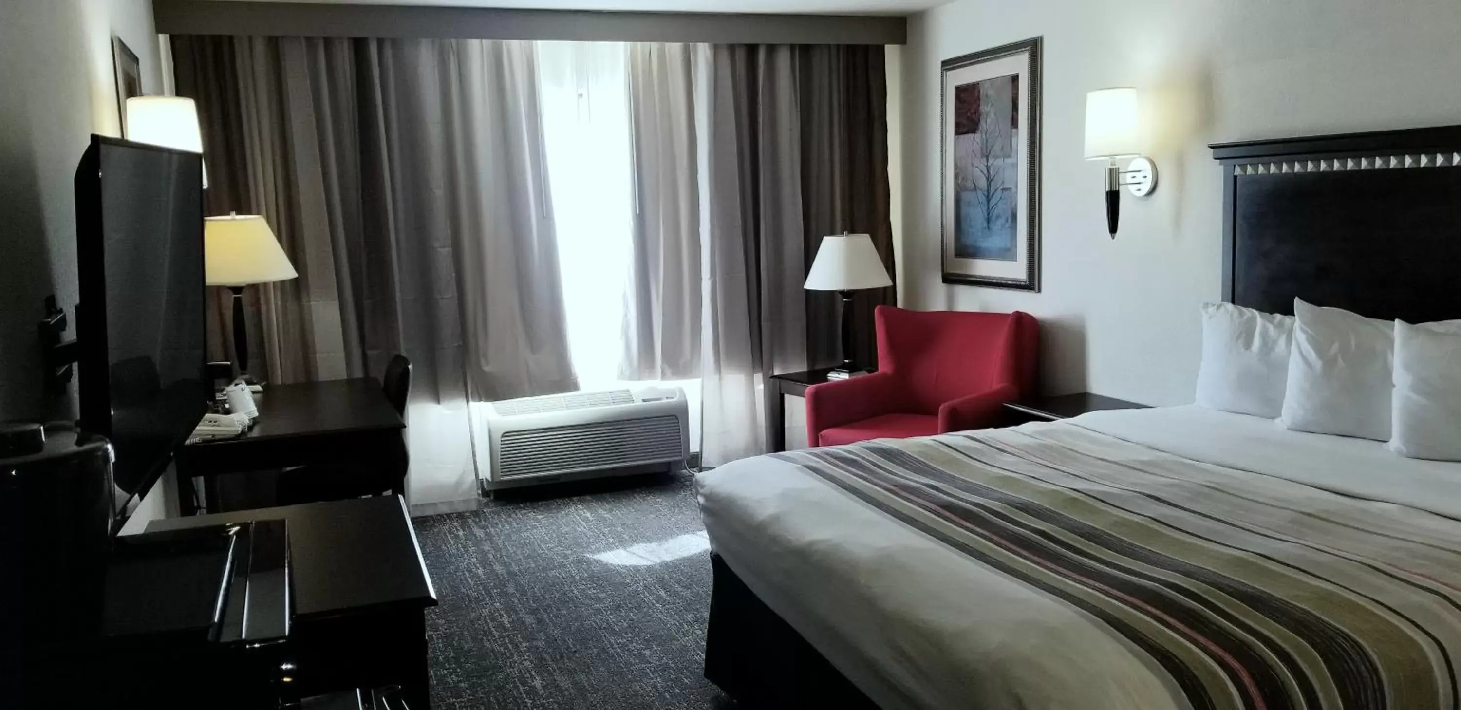 Bed in Country Inn & Suites by Radisson, Canton, GA Bed in Country Inn & Suites by Radisson, Canton, GA