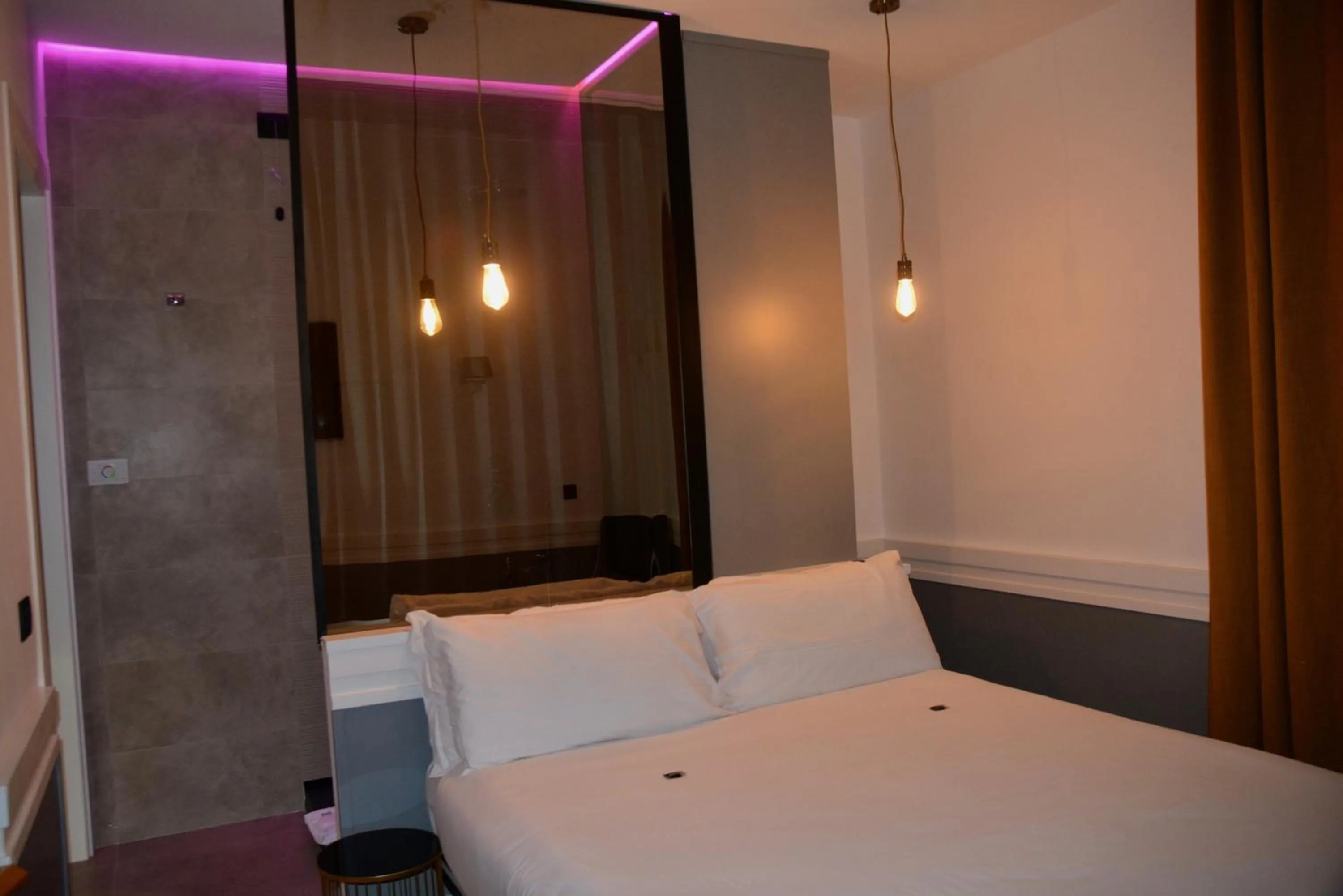 Decorative detail, Bed in Hotel Giotto Flavia