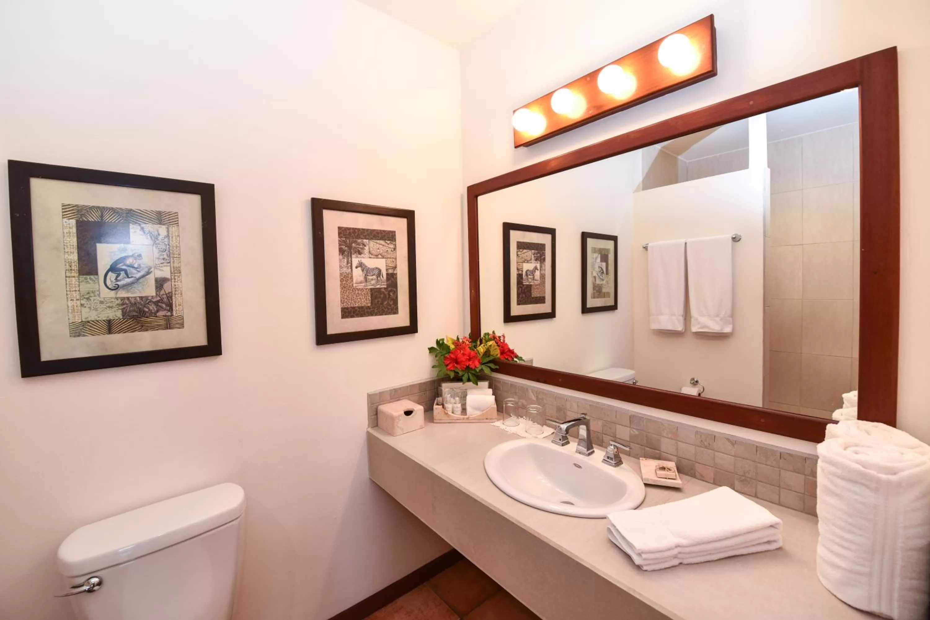 Bathroom in Victoria House Resort & Spa