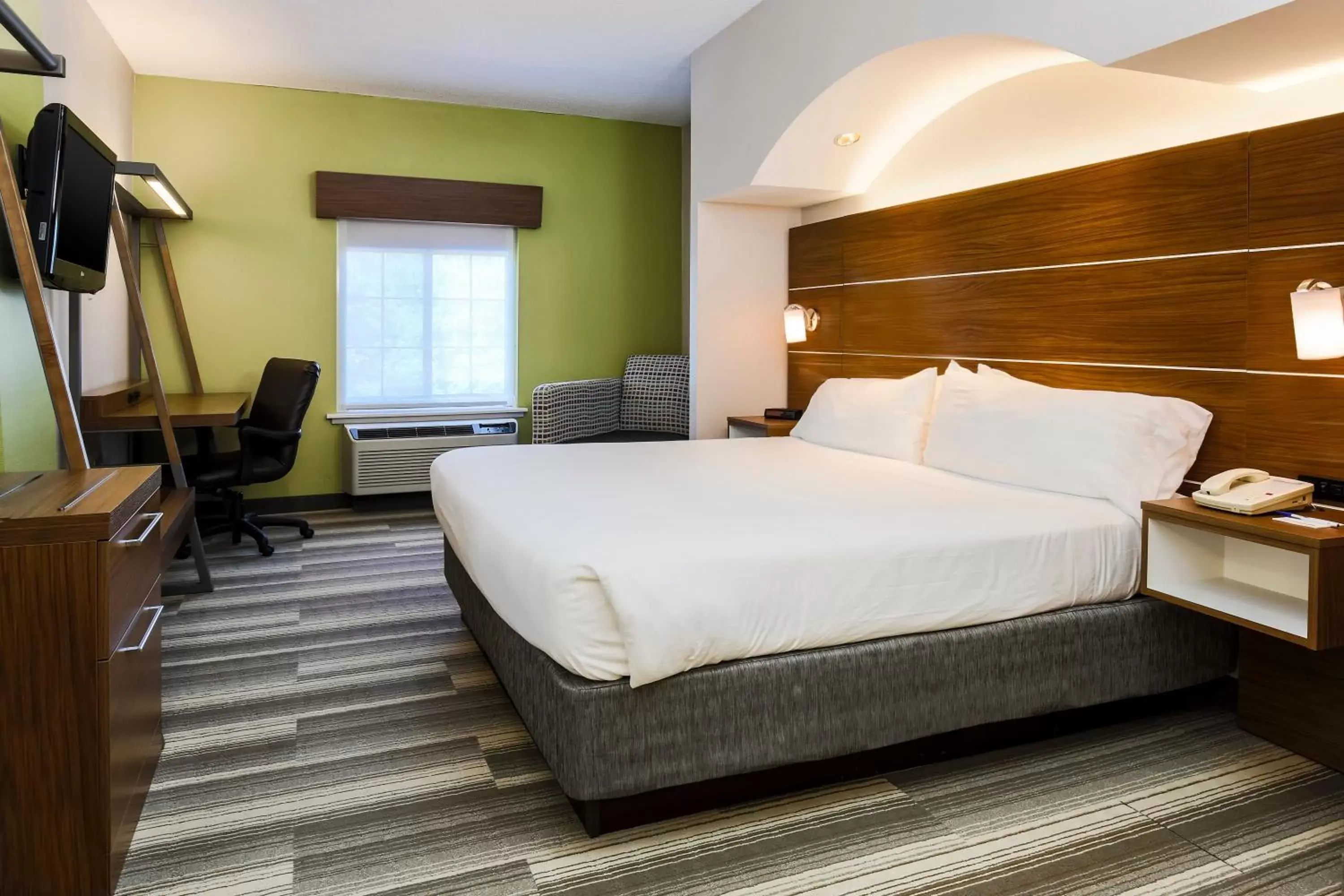 Standard  Room in Holiday Inn Express Philadelphia NE - Langhorne, an IHG Hotel