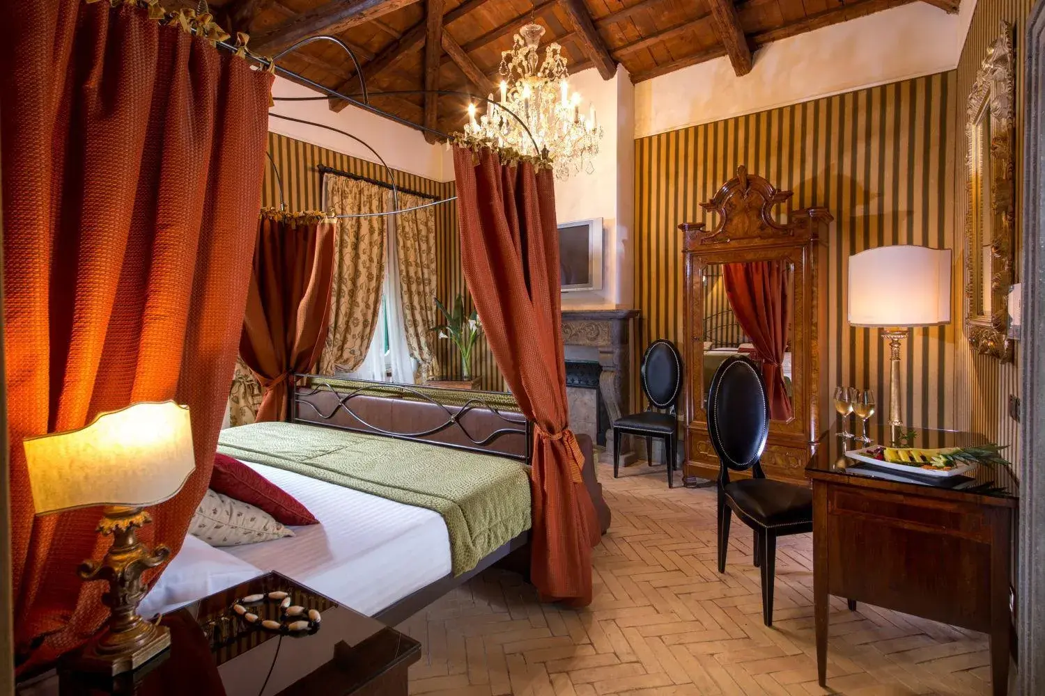 Suite with Garden View in The Inn at the Roman Forum Luxury Collection - The Inn At The Roman Forum Suite with Garden View in The Inn at the Roman Forum Luxury Collection - The Inn At The Roman Forum