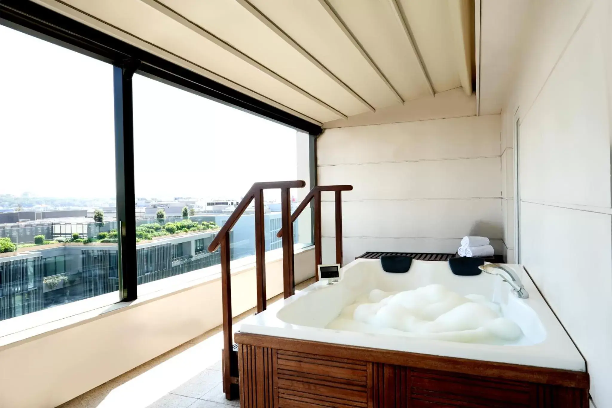 Hot Tub in Nidya Hotel Galataport