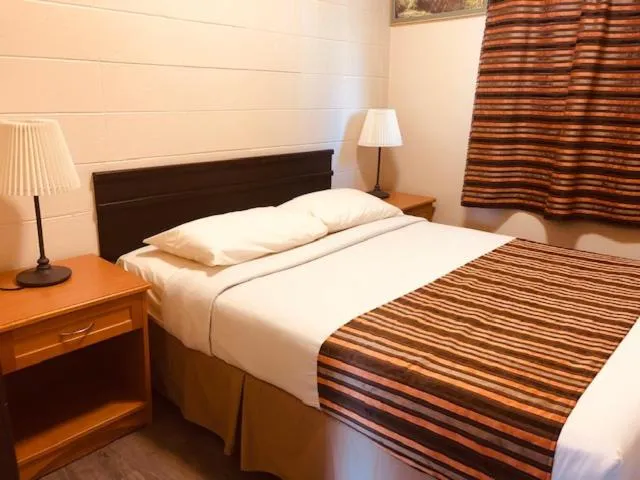 Bed in Thriftlodge Edmonton