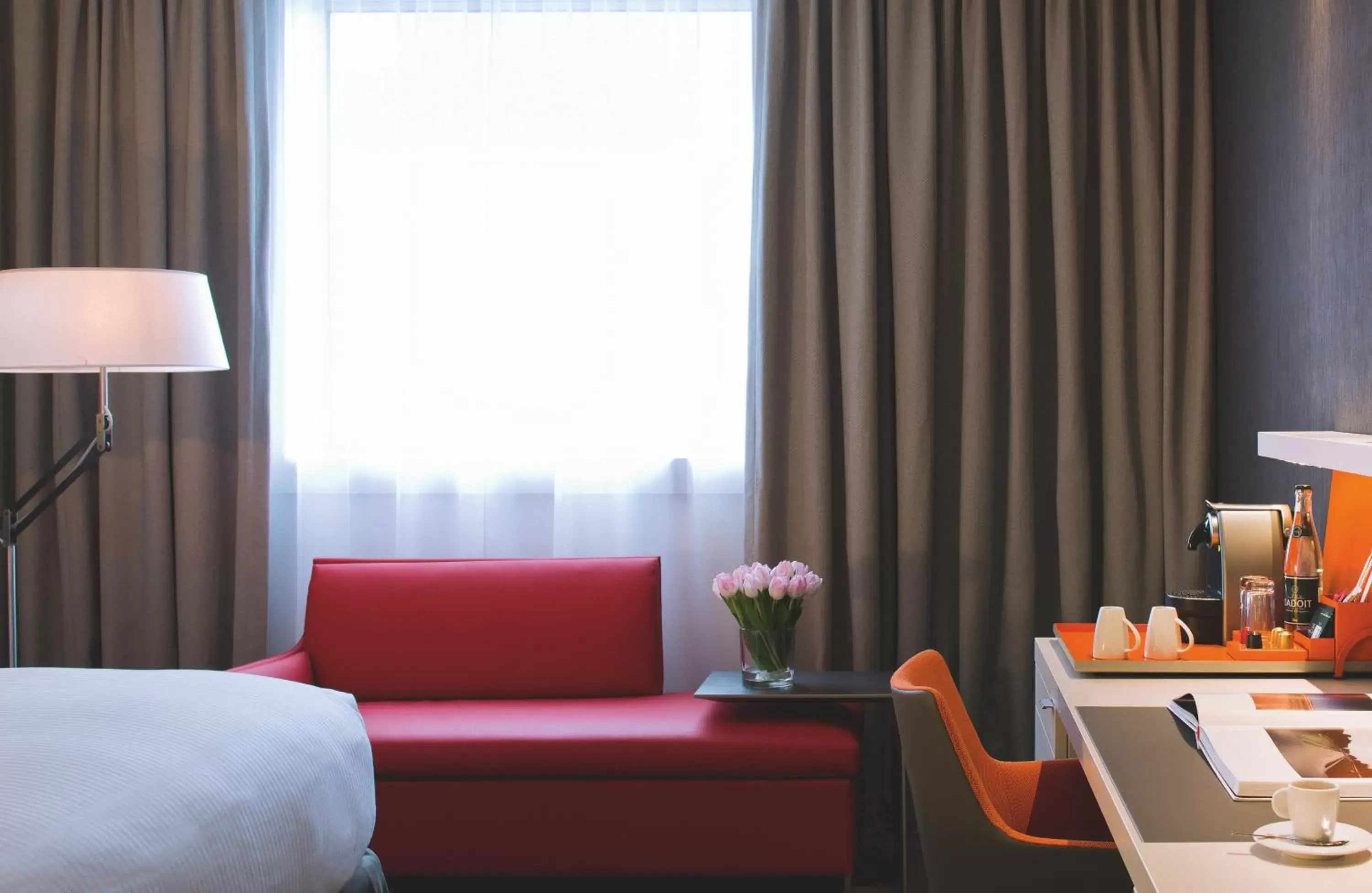 Deluxe Twin Room with View in Pullman Paris La Défense Deluxe Twin Room with View in Pullman Paris La Défense