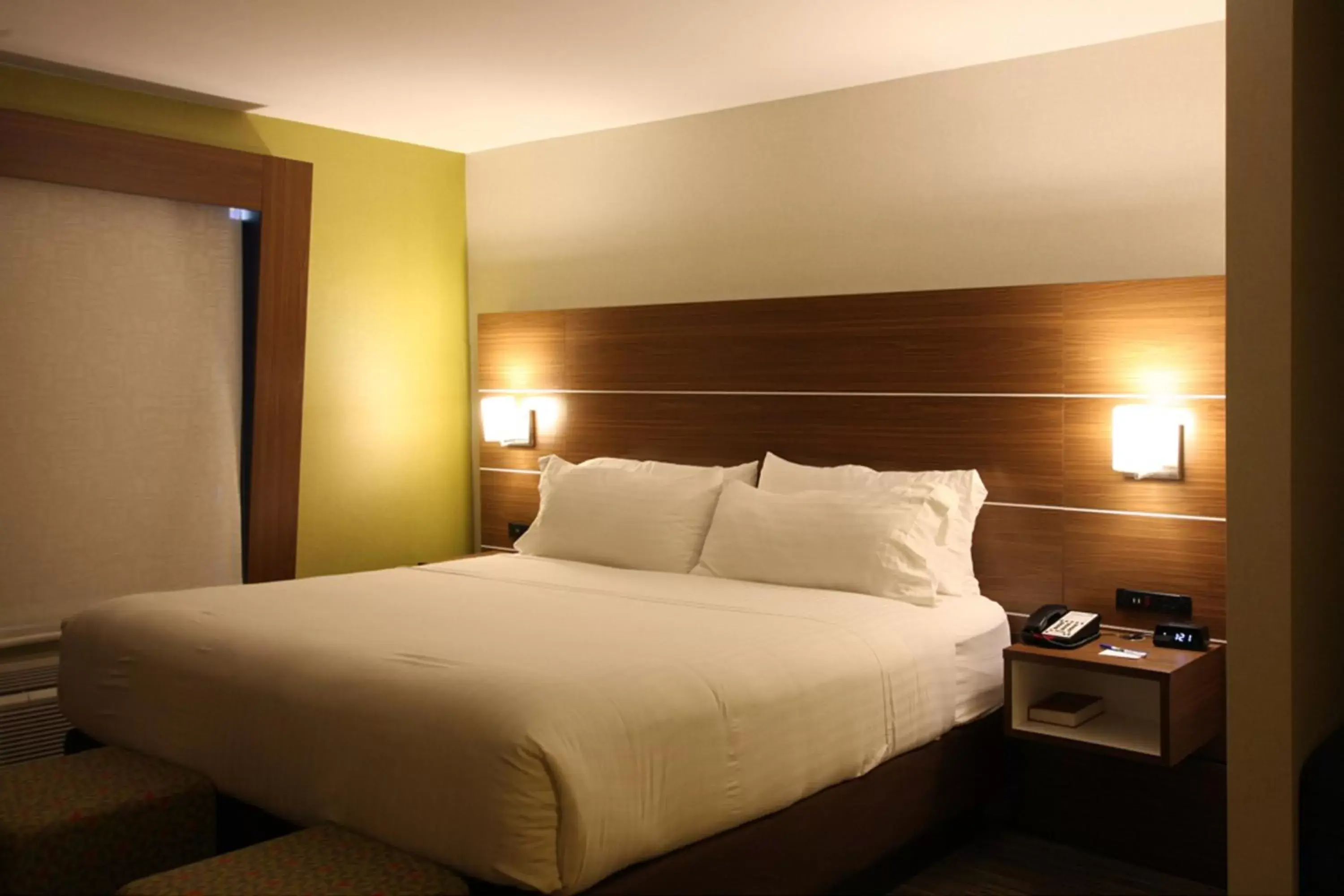 Photo of the whole room, Bed in Holiday Inn Express Branford-New Haven, an IHG Hotel