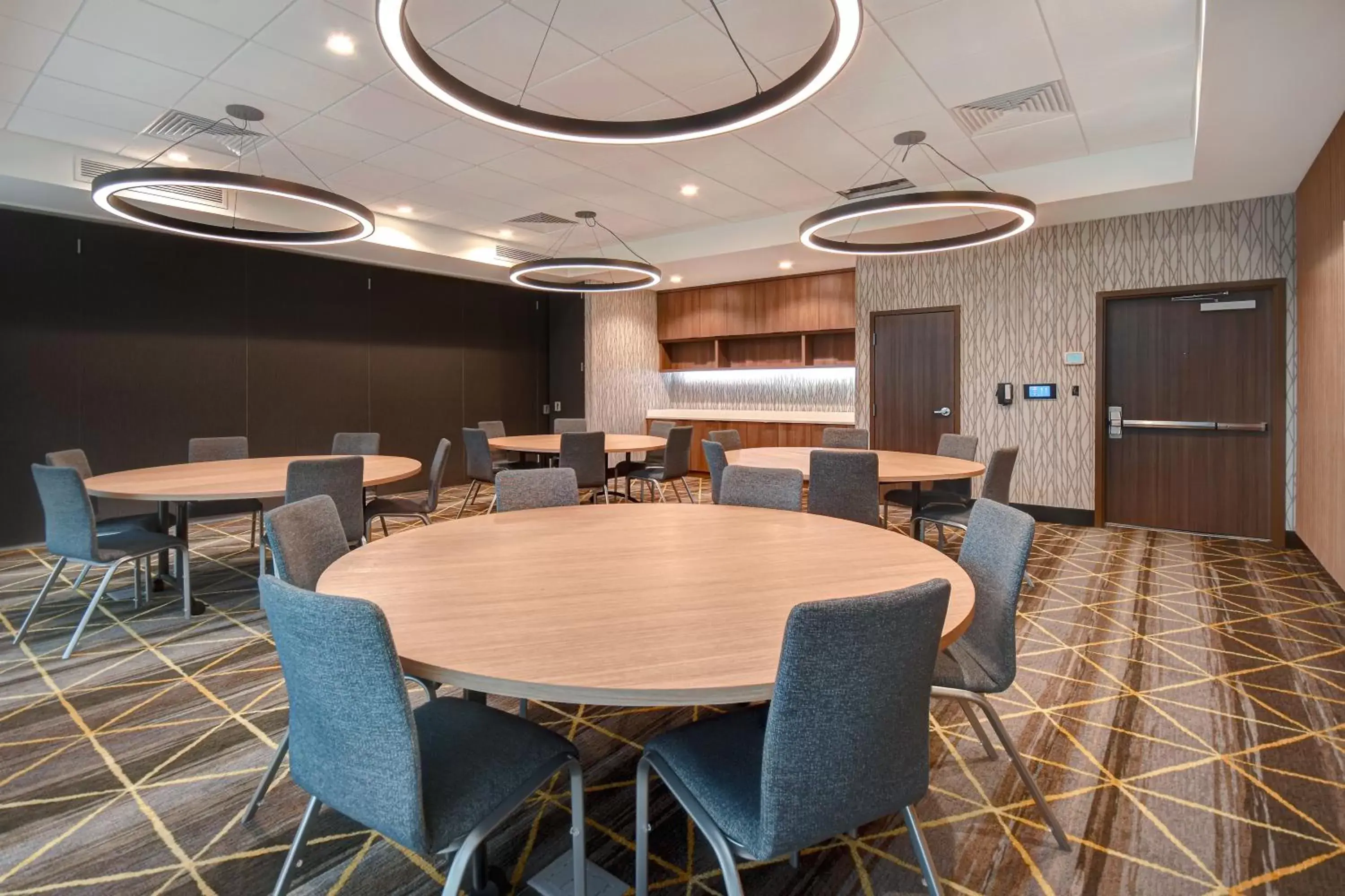 Meeting/conference room in Holiday Inn - Erie, an IHG Hotel