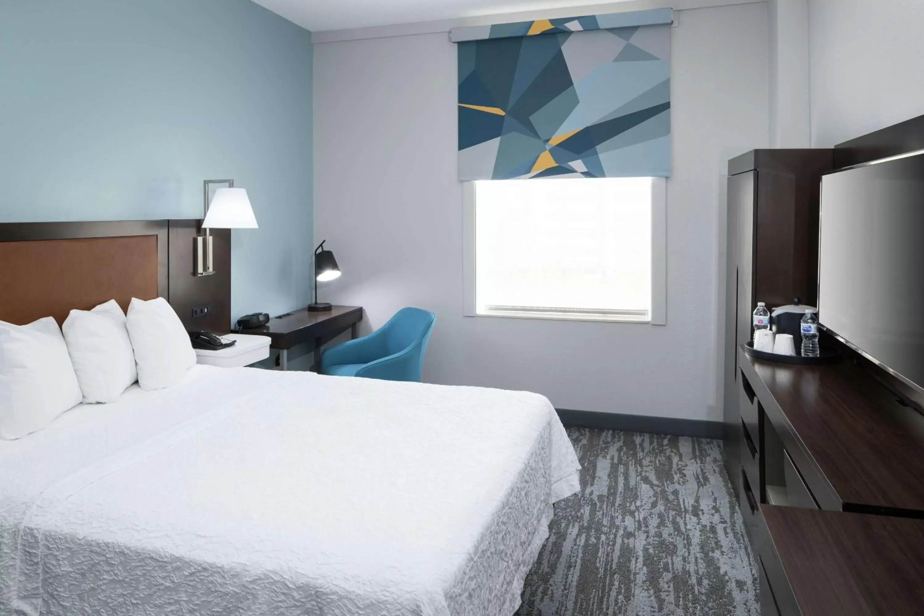 Bedroom, Bed in Hampton Inn & Suites Atlanta-Downtown