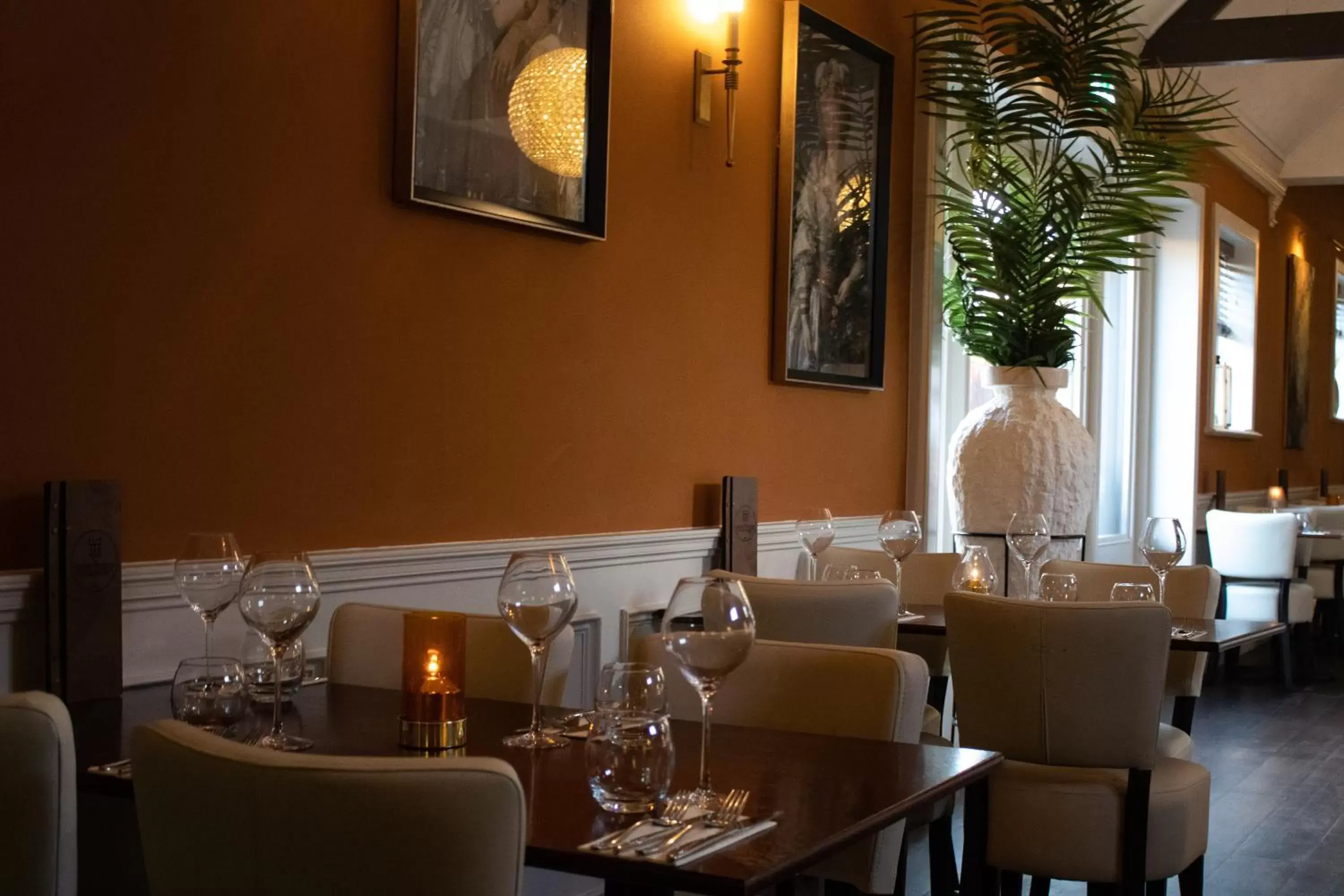 Restaurant/Places to Eat in The Wheatsheaf Pub, Kitchen & Rooms