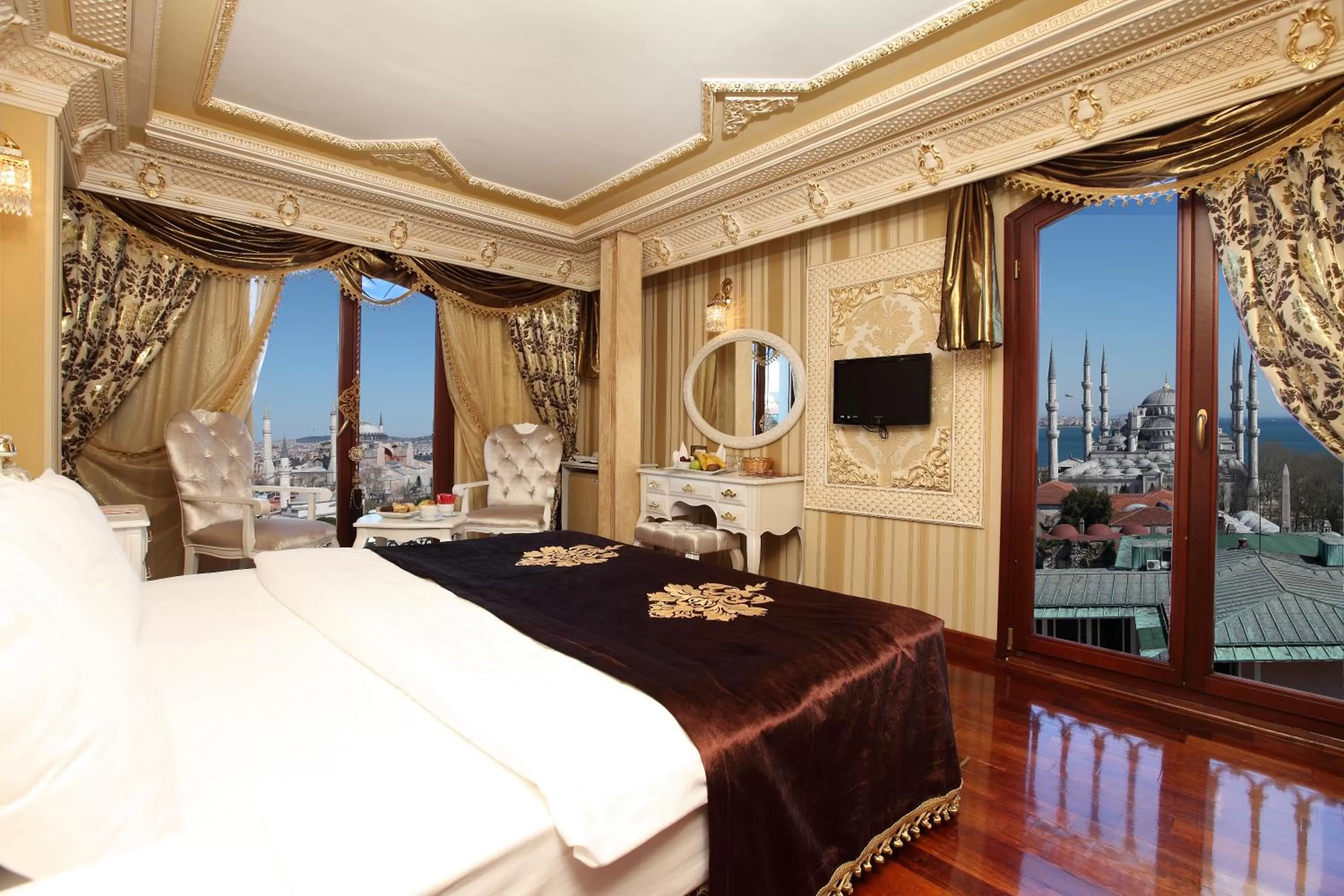 Day, Bed in Deluxe Golden Horn Sultanahmet Hotel