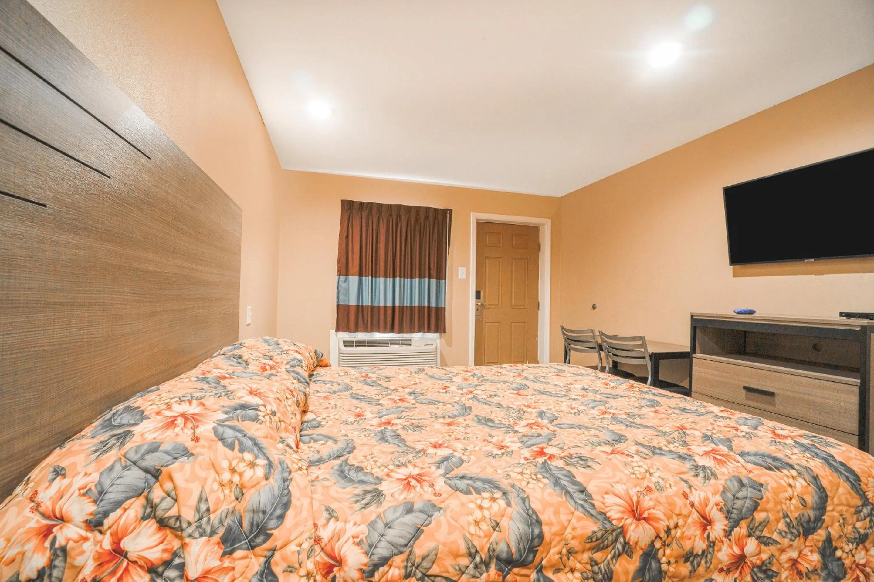 Bedroom, Bed in Days Inn by Wyndham Aransas Pass